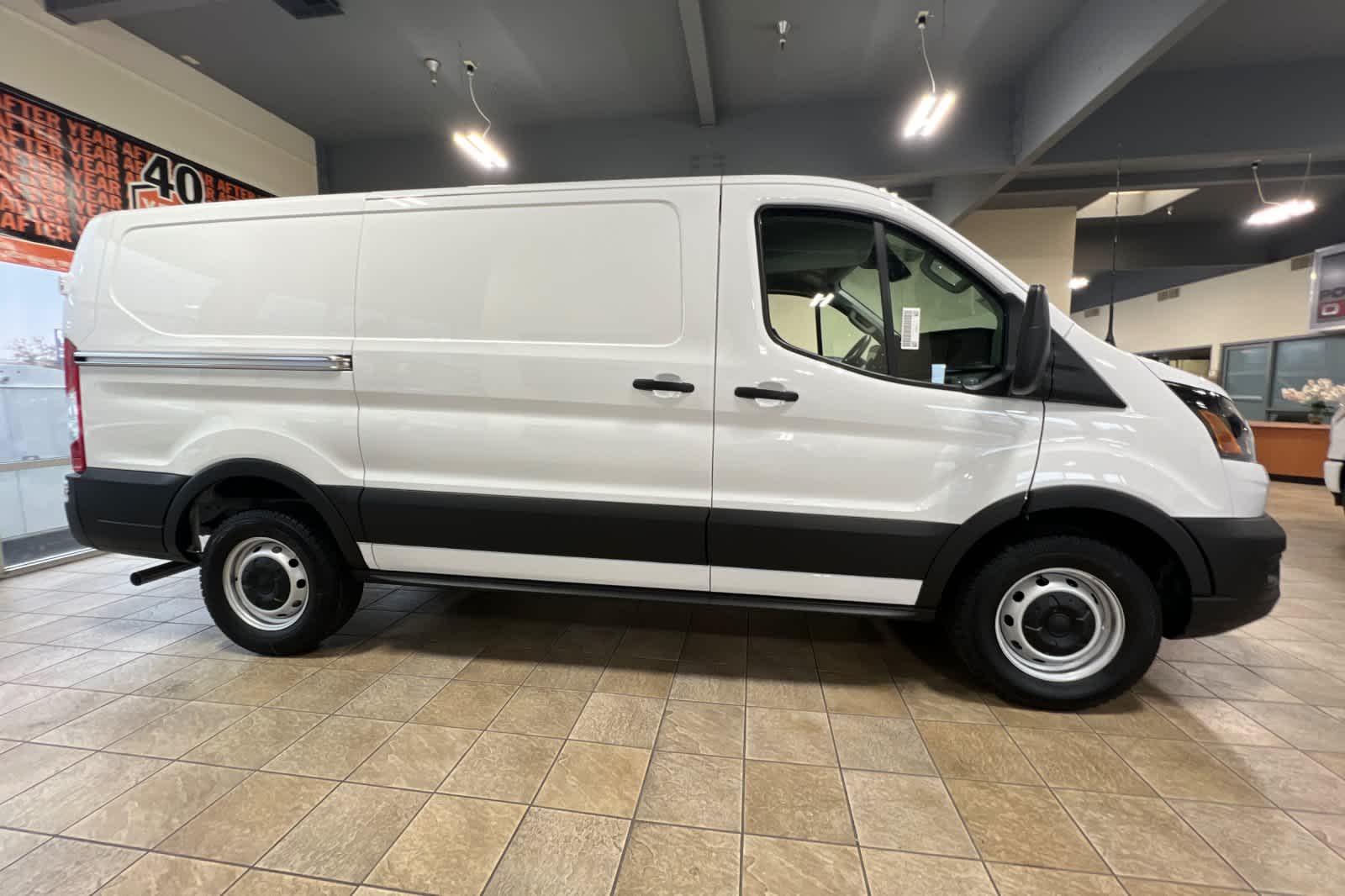 2024 Ford Transit BASE 8