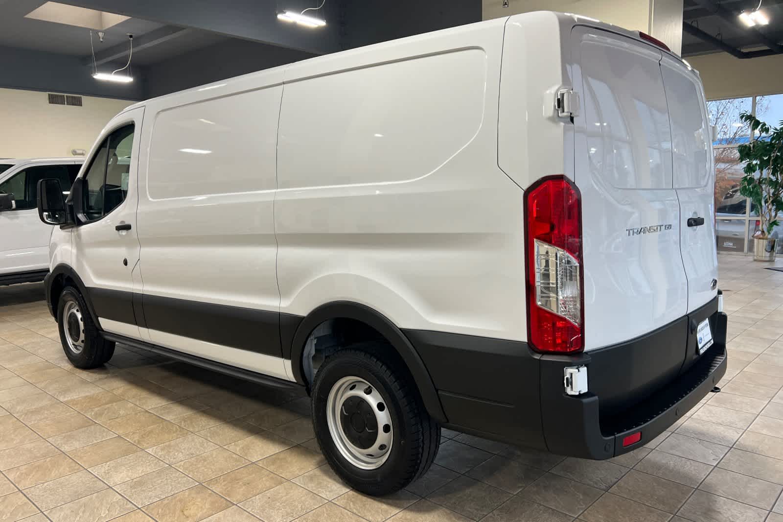 2024 Ford Transit BASE 6