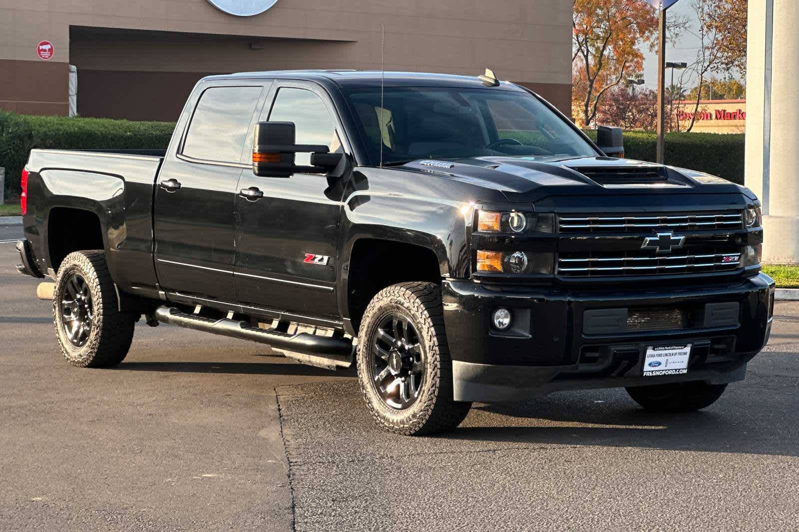 2018 Chevrolet Silverado 2500HD LT 4WD Crew Cab 153.7 9