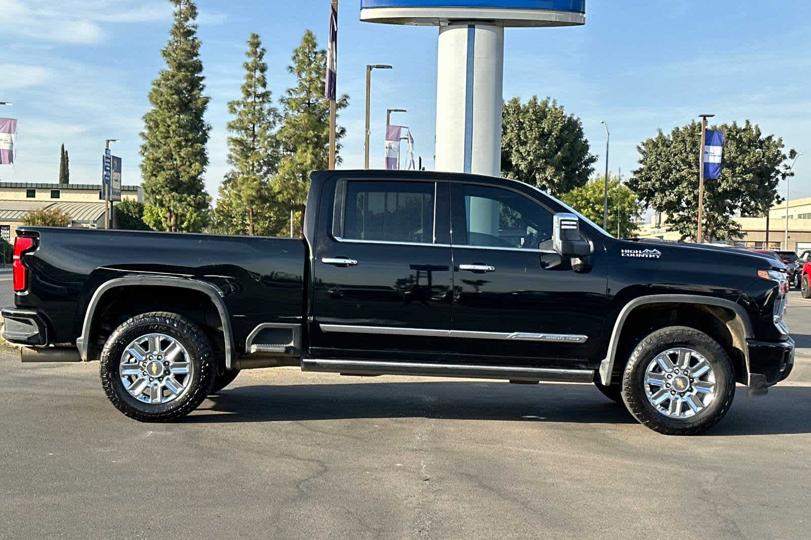 2024 Chevrolet Silverado 2500HD High Country 4WD Crew Cab 159 8