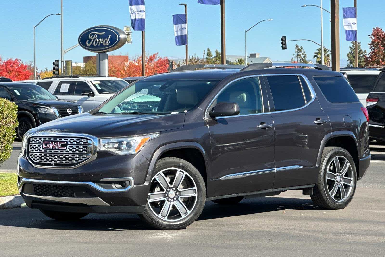 2017 GMC Acadia Denali 1