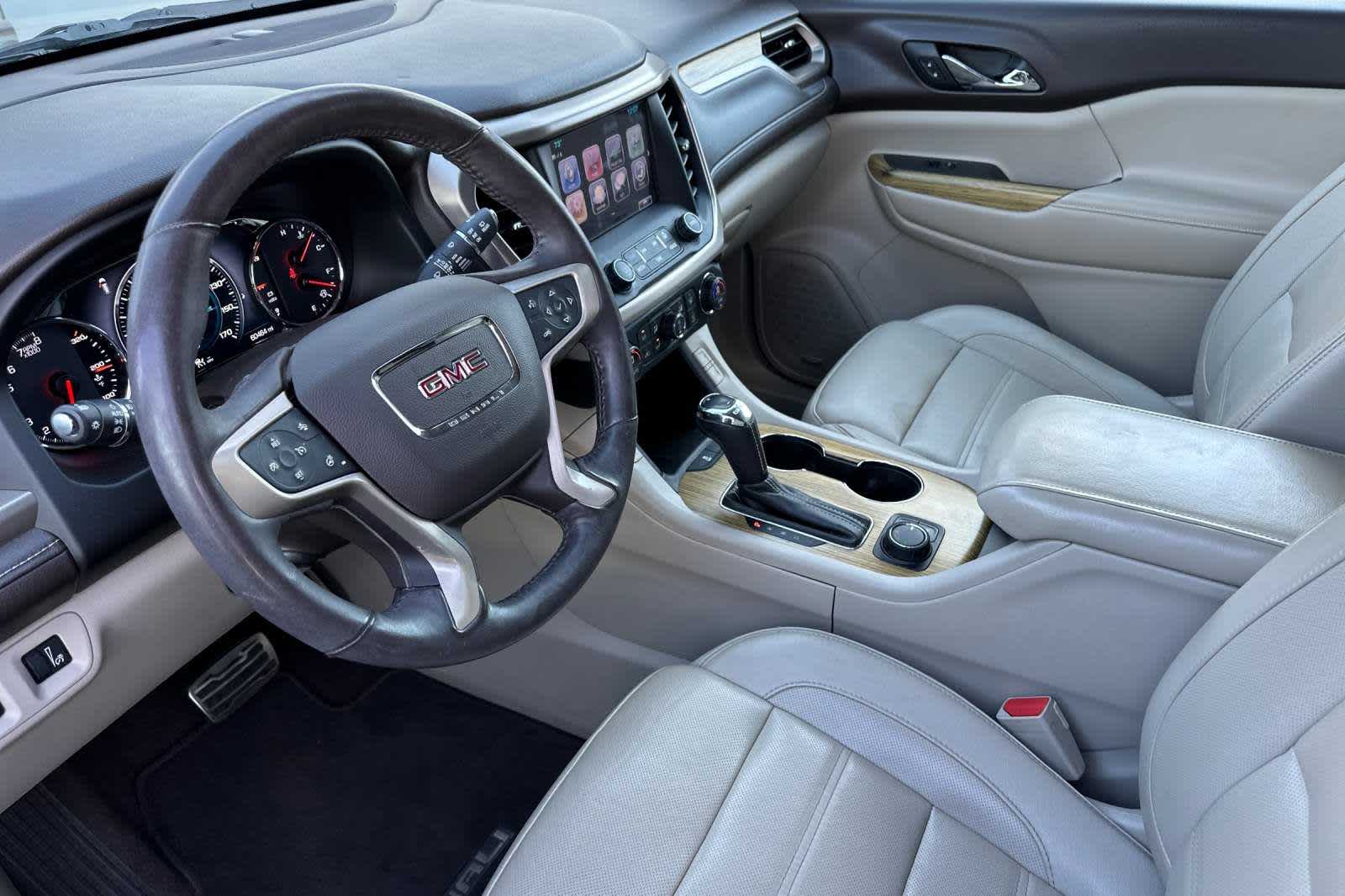 2017 GMC Acadia Denali 11