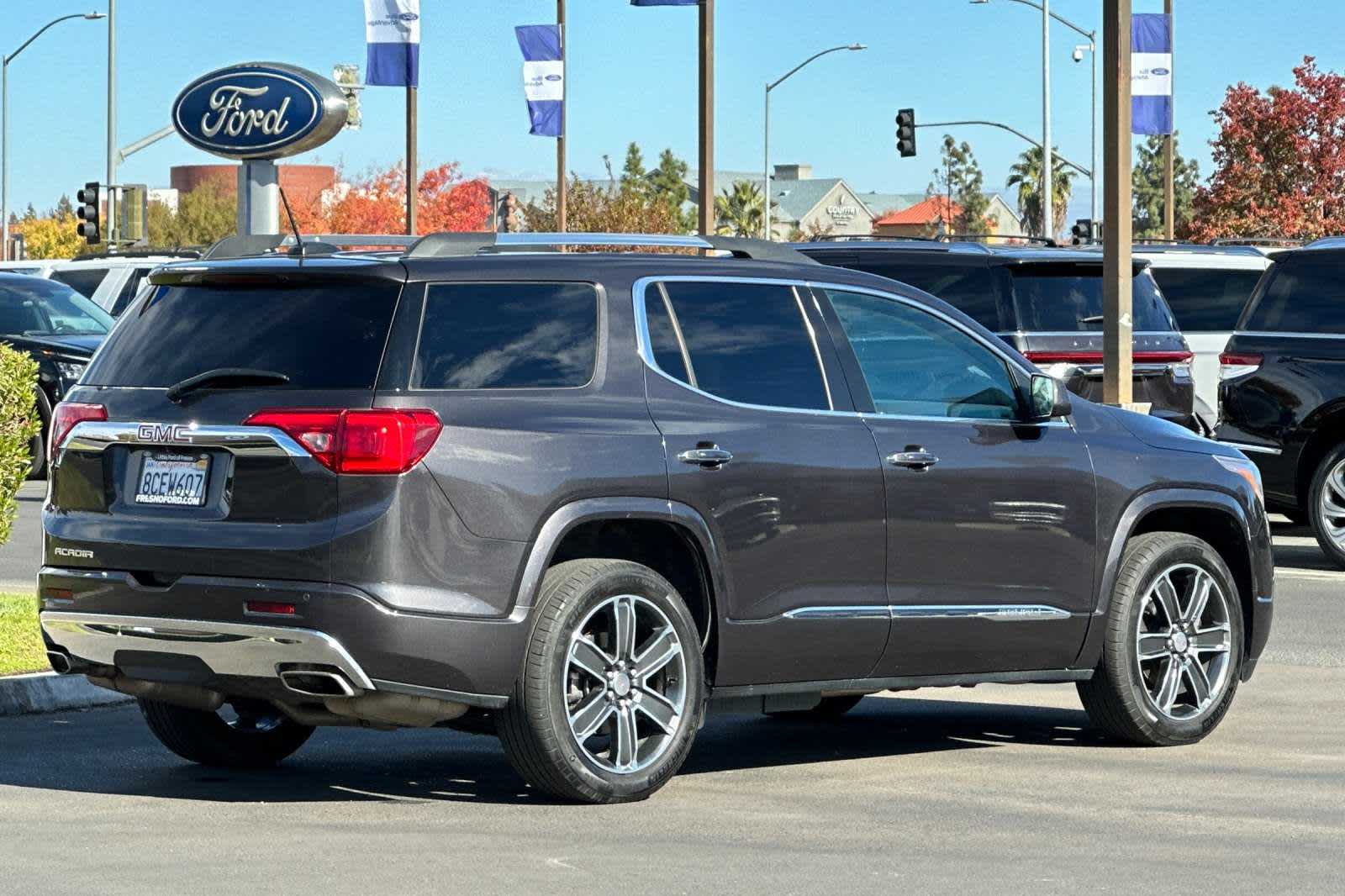 2017 GMC Acadia Denali 2