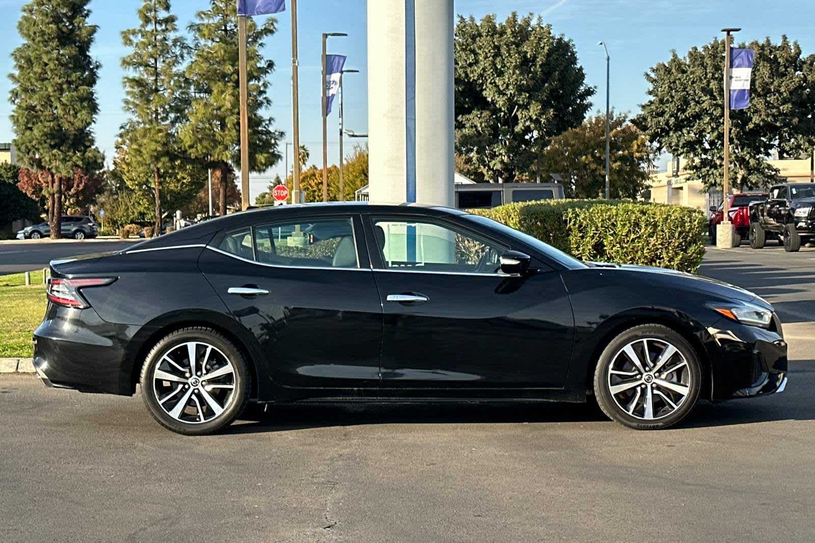 2021 Nissan Maxima SV 8