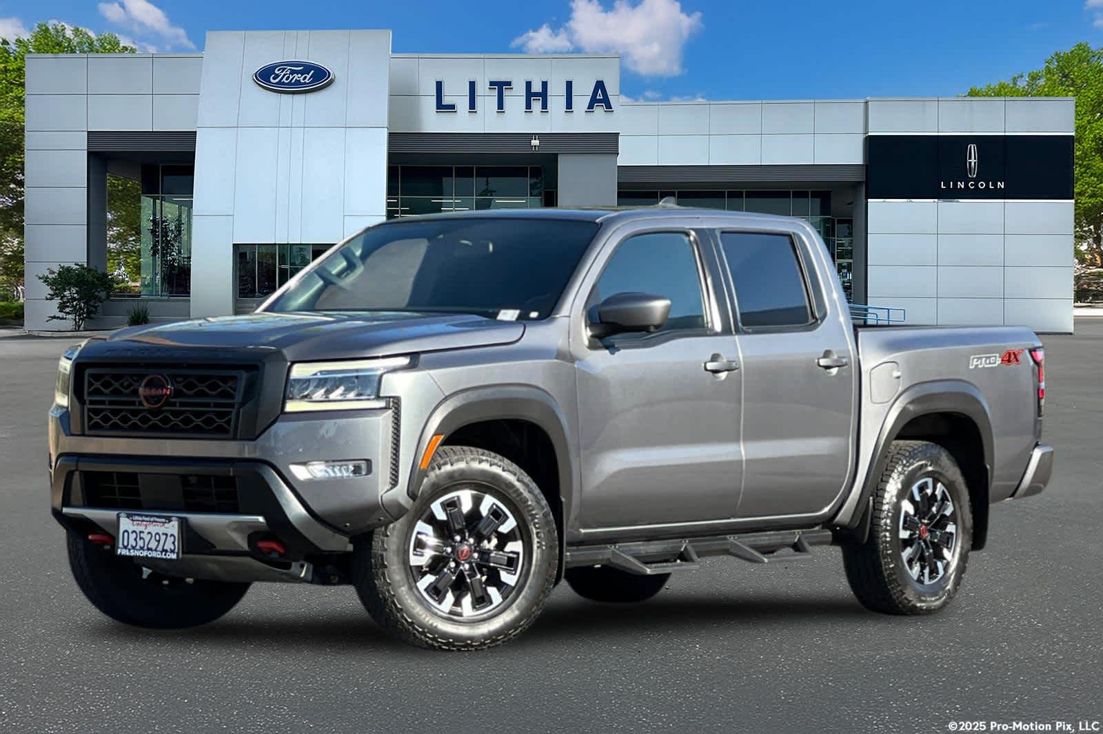 2024 Nissan Frontier PRO-4X Crew Cab 4WD