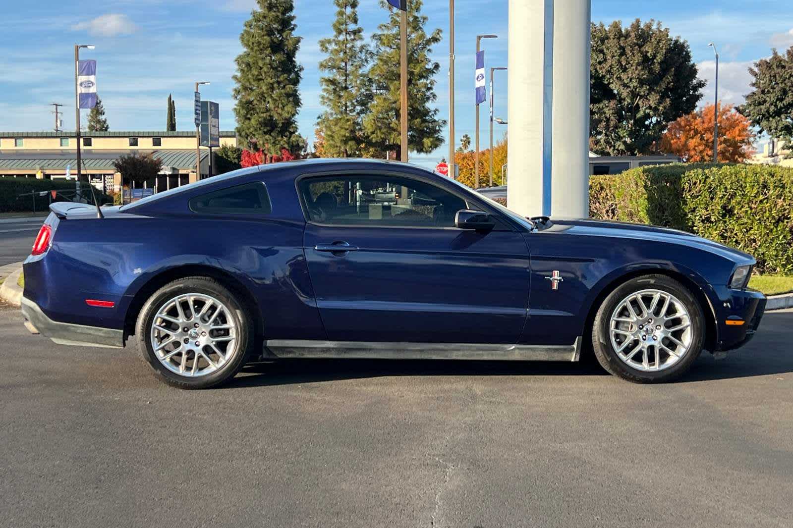 2012 Ford Mustang V6 Premium 9