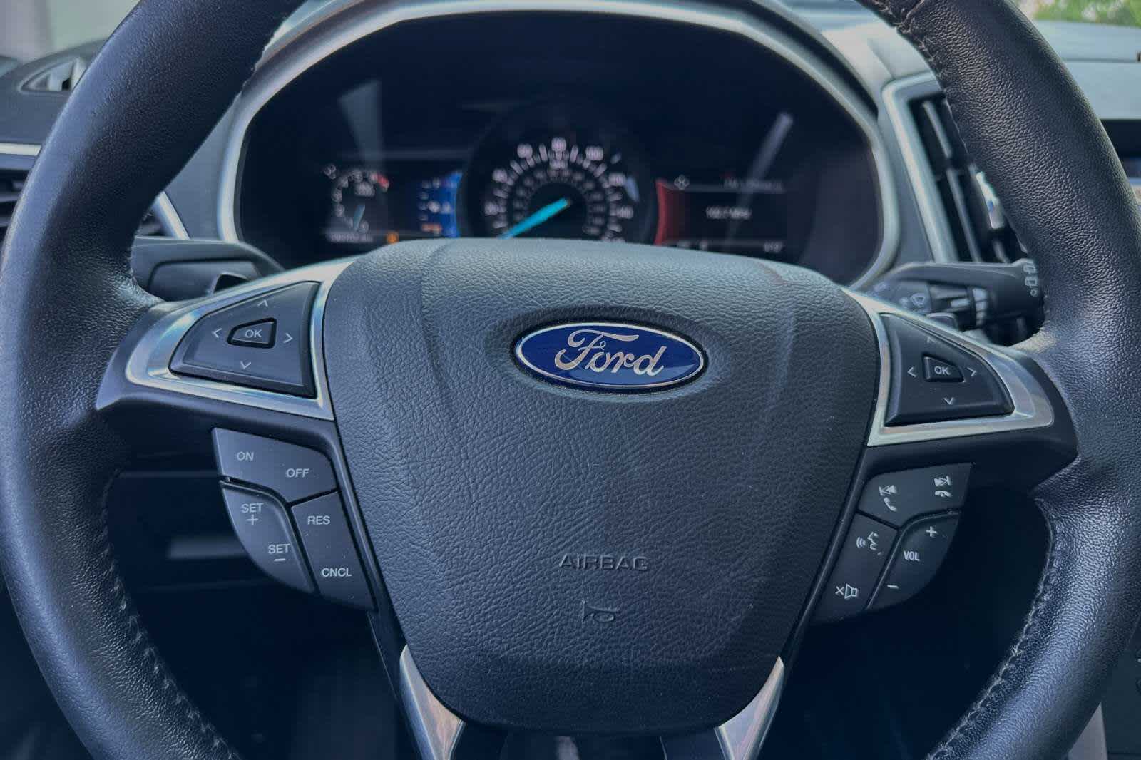 2016 Ford Edge SEL 23