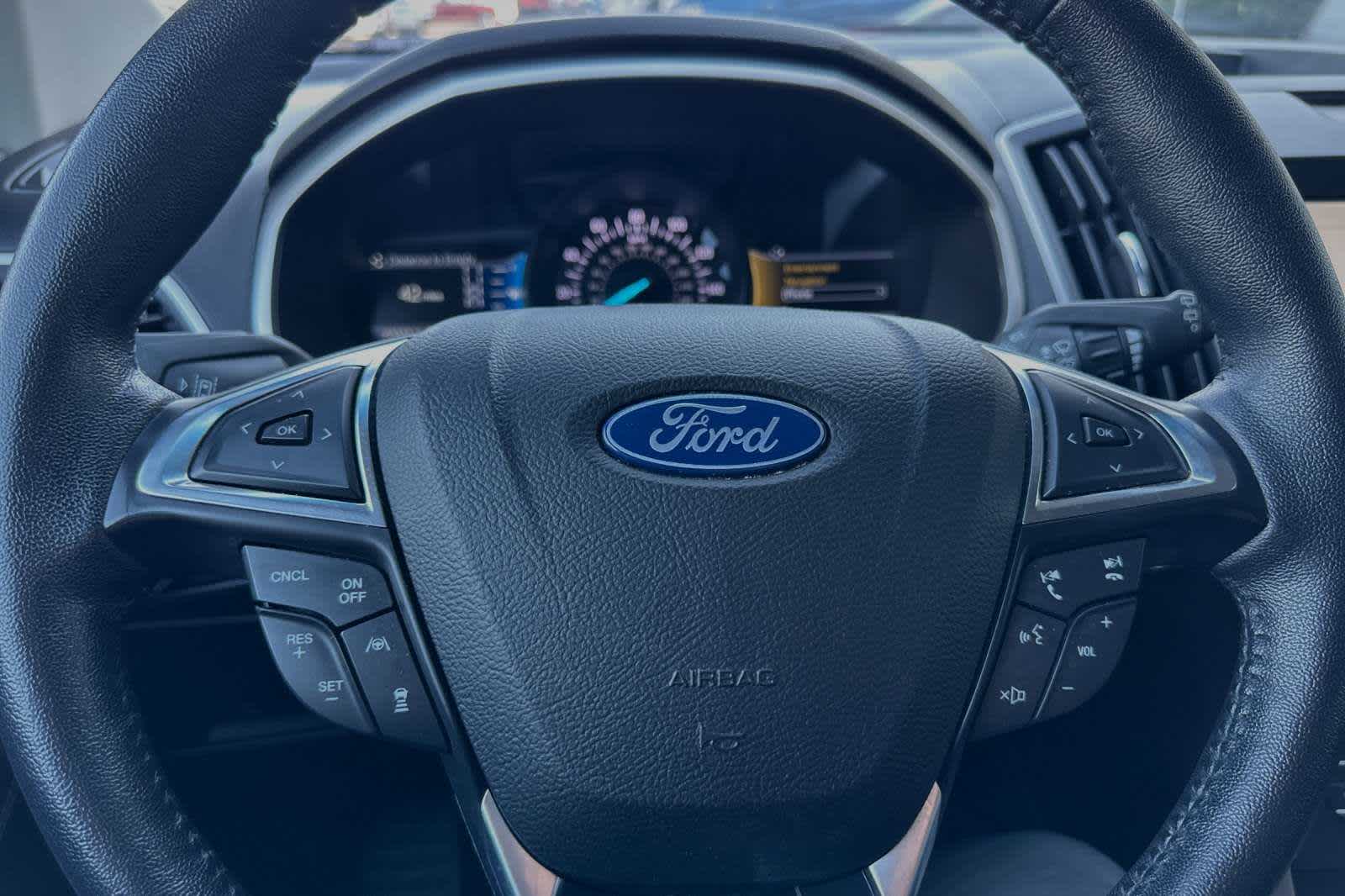 2020 Ford Edge SEL 24