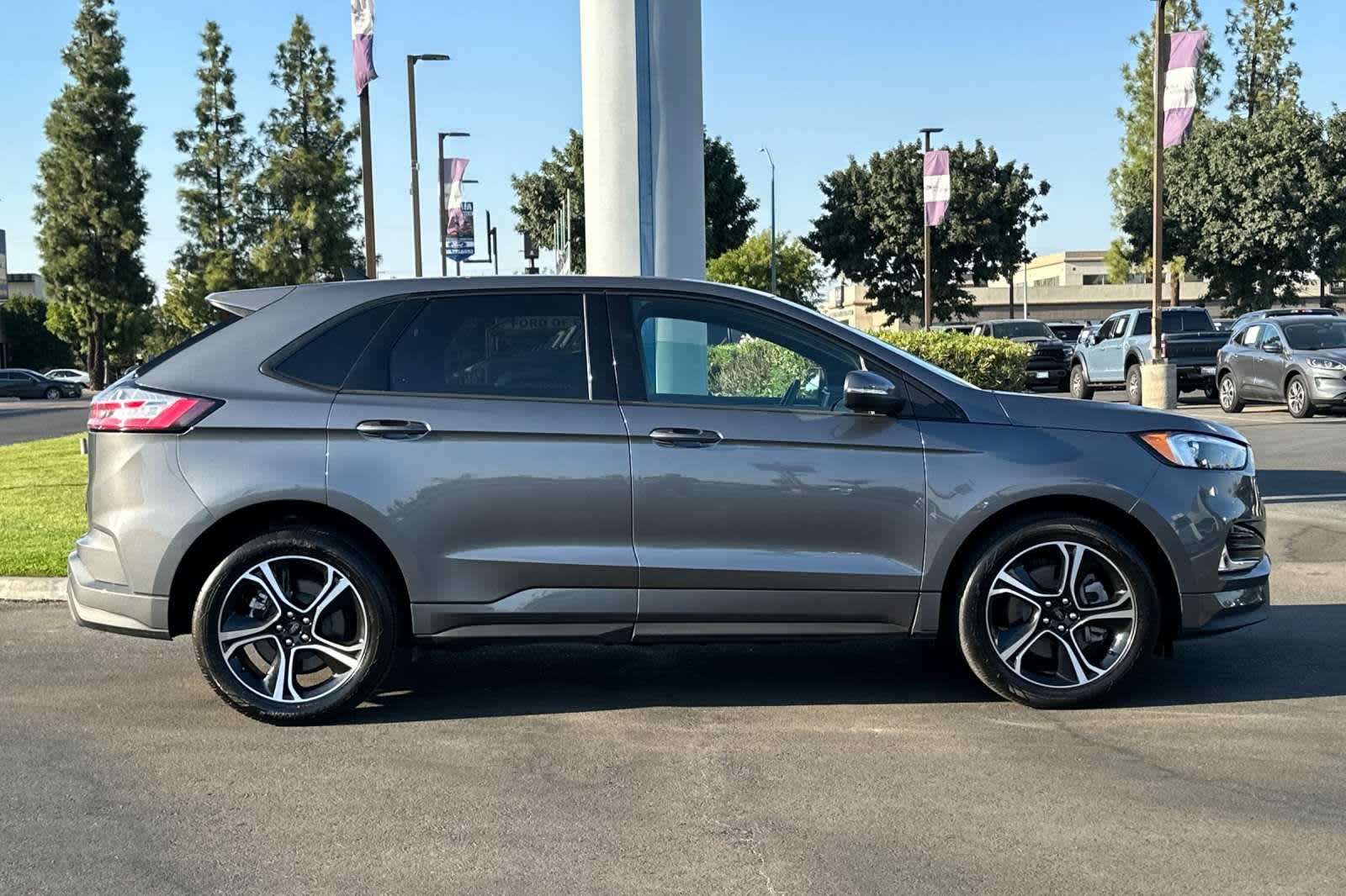 2023 Ford Edge ST 8