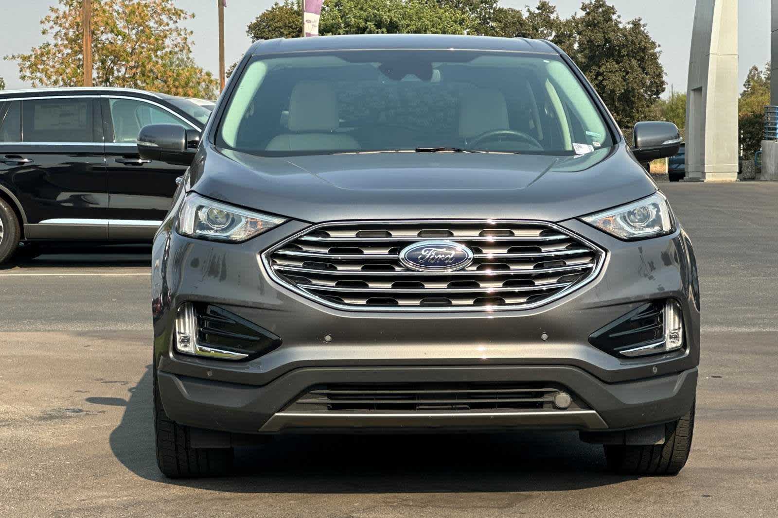 2022 Ford Edge Titanium 10