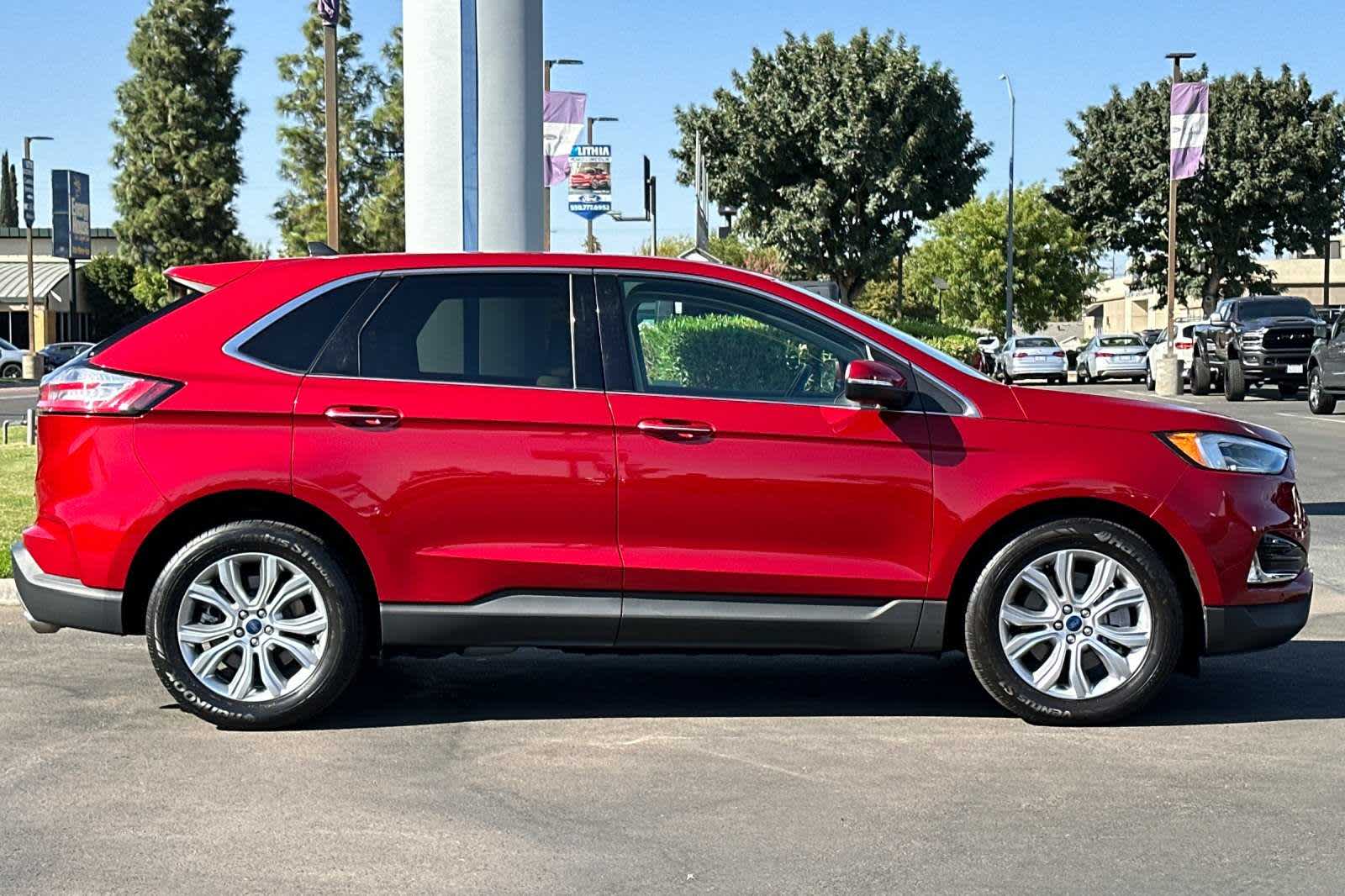 2022 Ford Edge Titanium 9