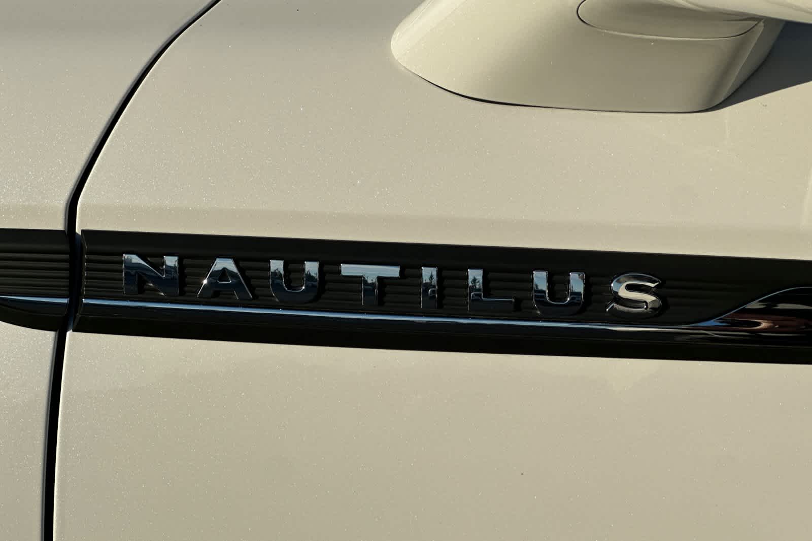 2023 Lincoln Nautilus Standard 29