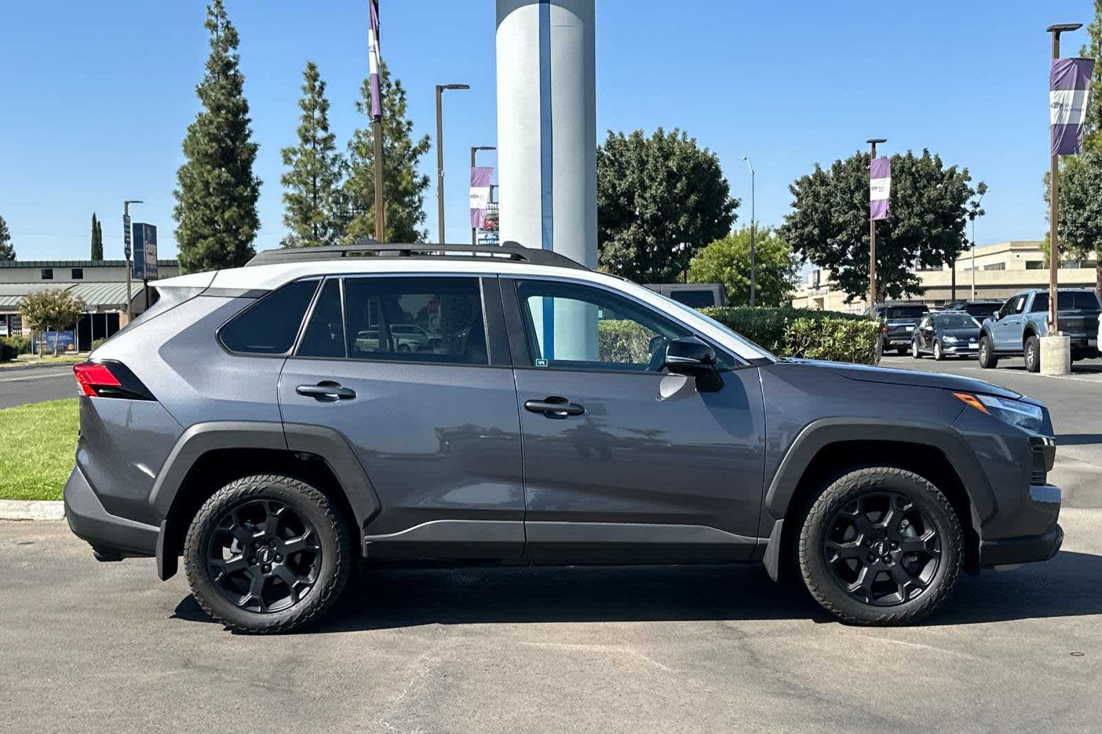 2023 Toyota RAV4 TRD Off Road 8