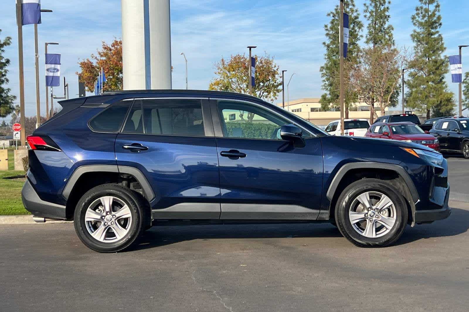 2022 Toyota RAV4 XLE 8