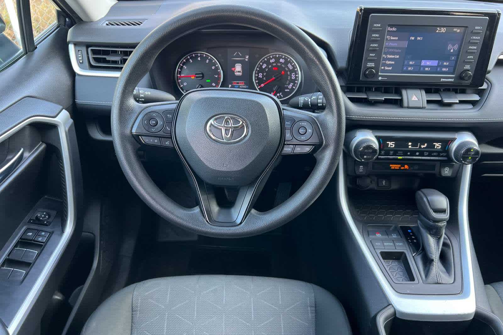 2022 Toyota RAV4 XLE 14