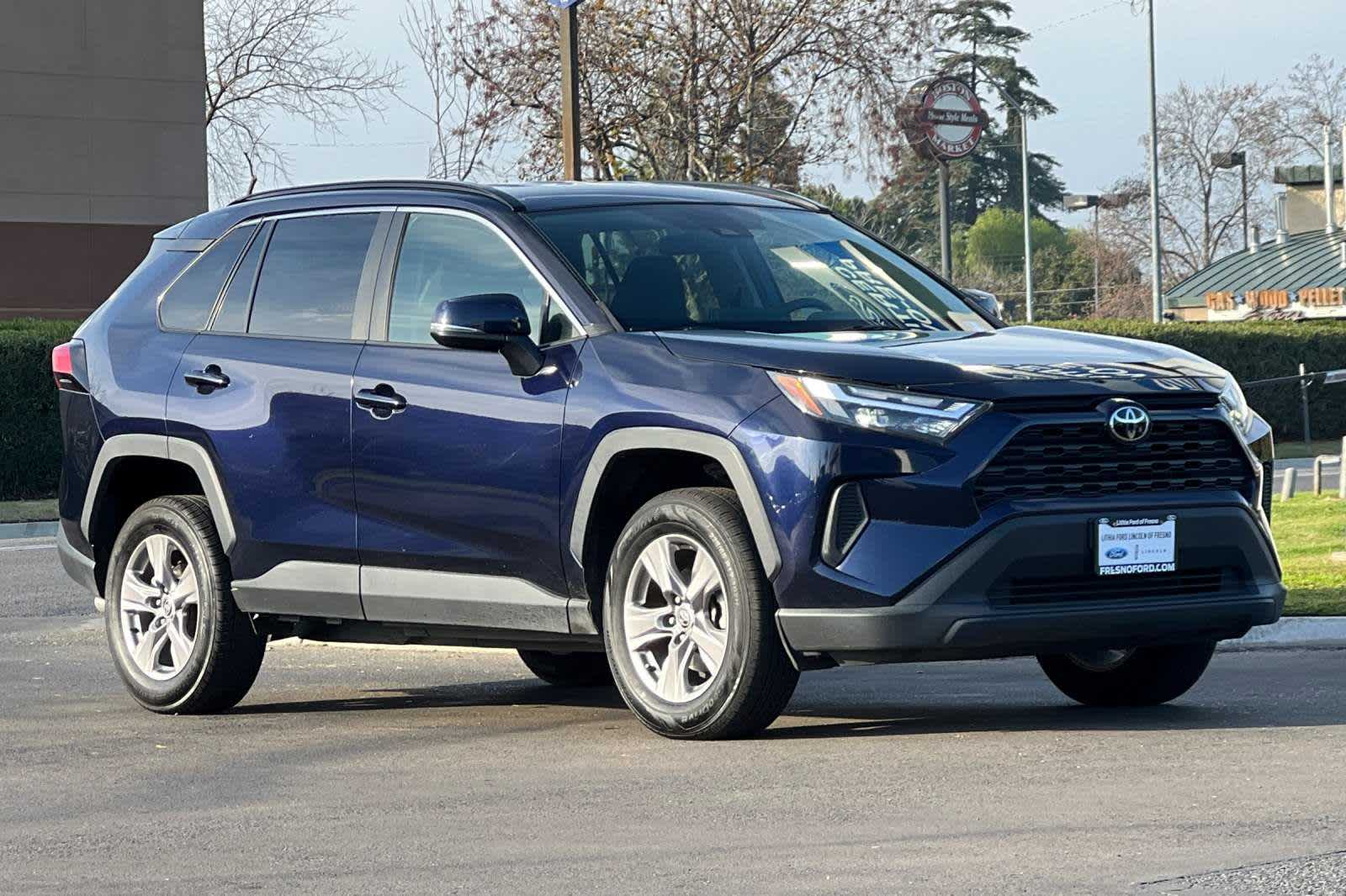 2022 Toyota RAV4 XLE 9