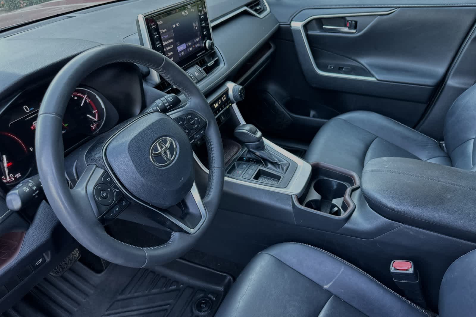 2019 Toyota RAV4 Limited 11