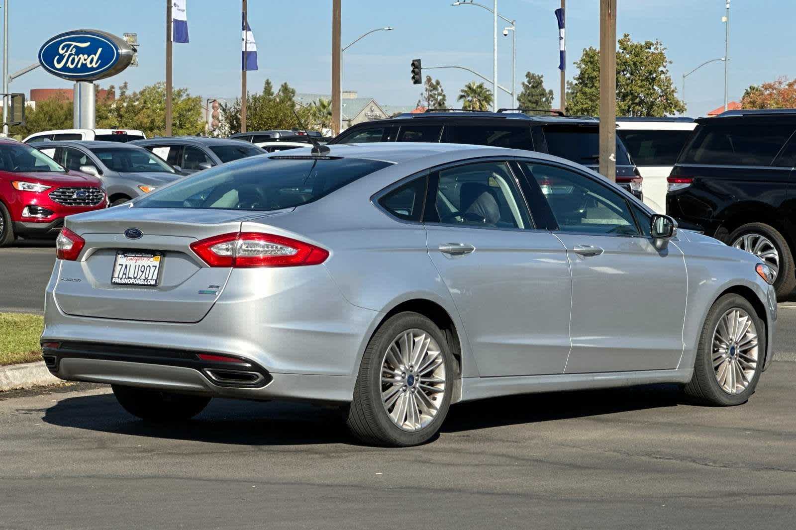 2013 Ford Fusion SE 2