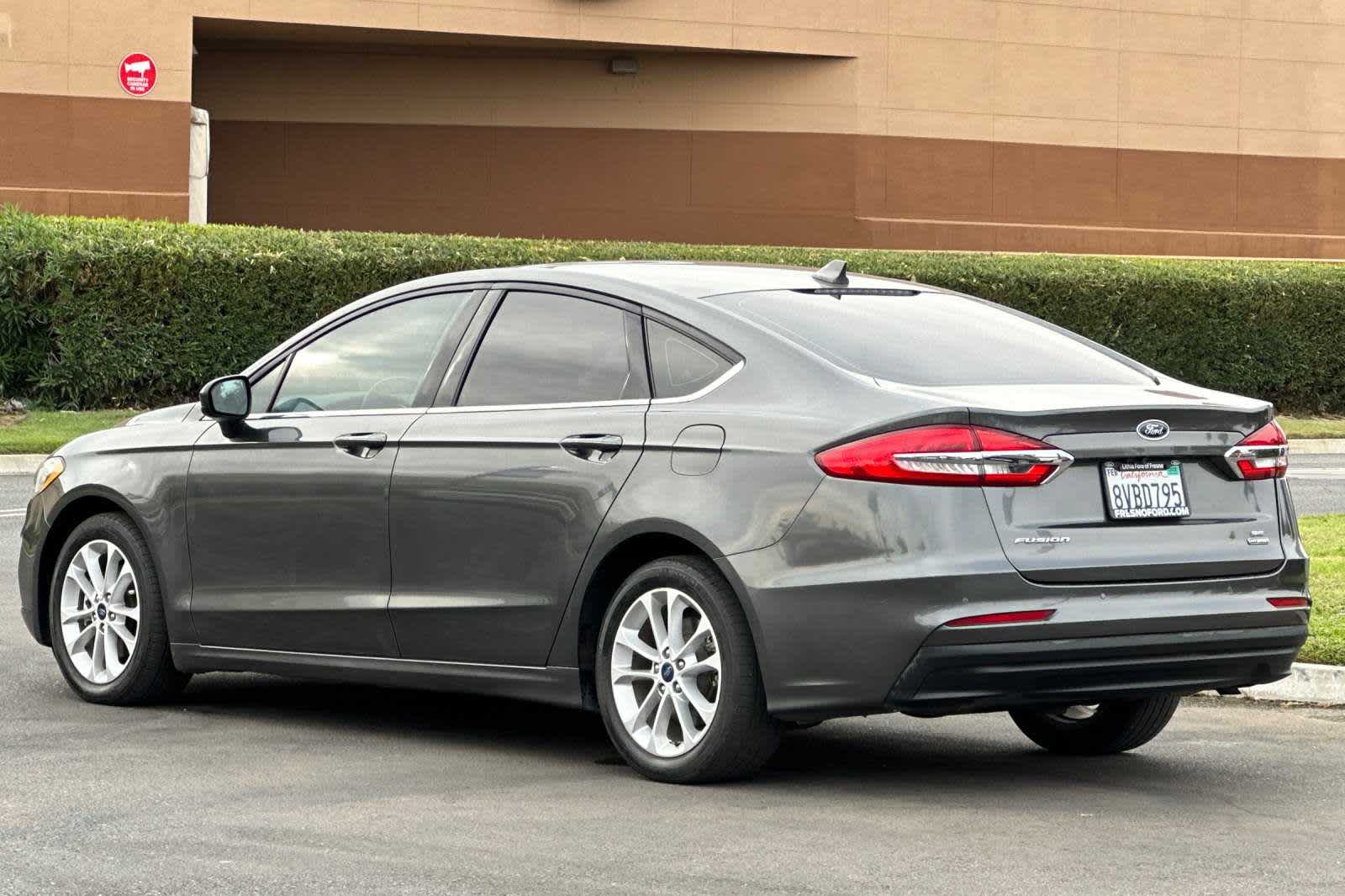 2020 Ford Fusion Hybrid SE 6