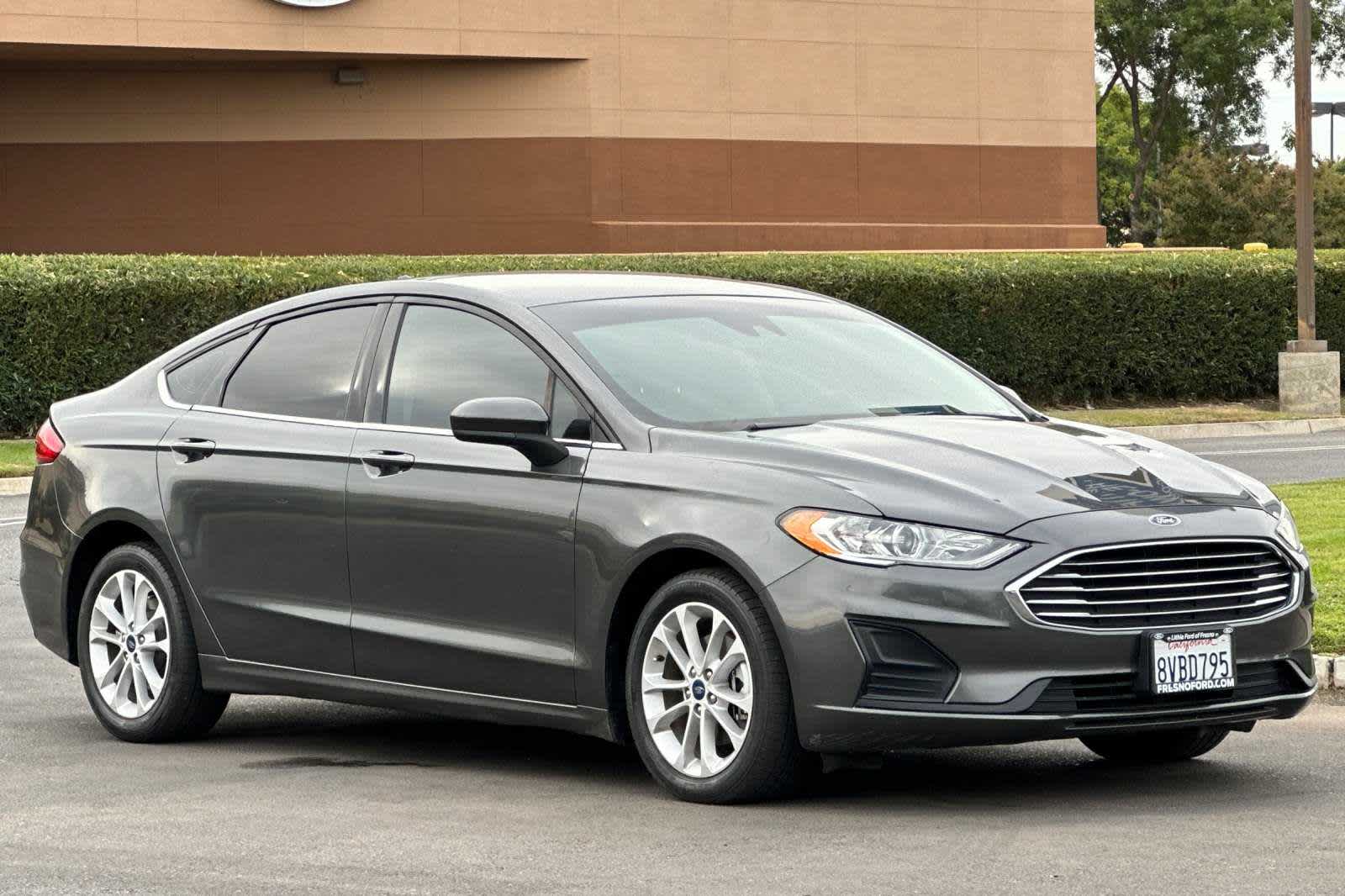 2020 Ford Fusion Hybrid SE 9