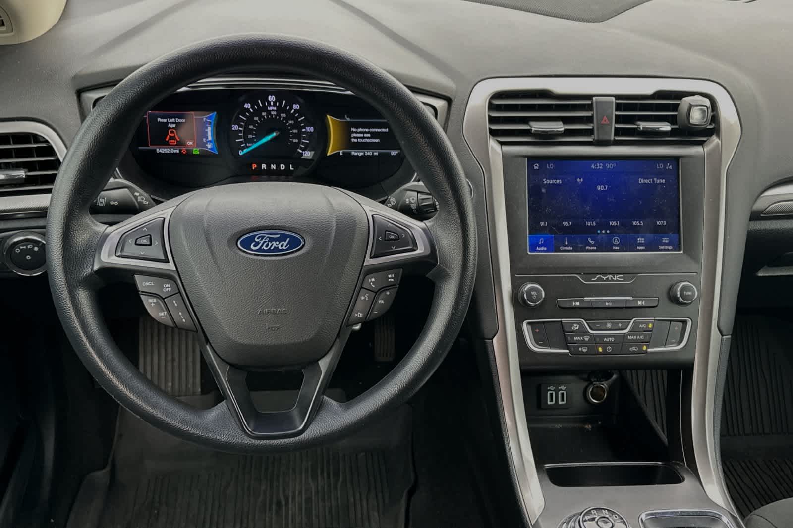 2020 Ford Fusion Hybrid SE 14