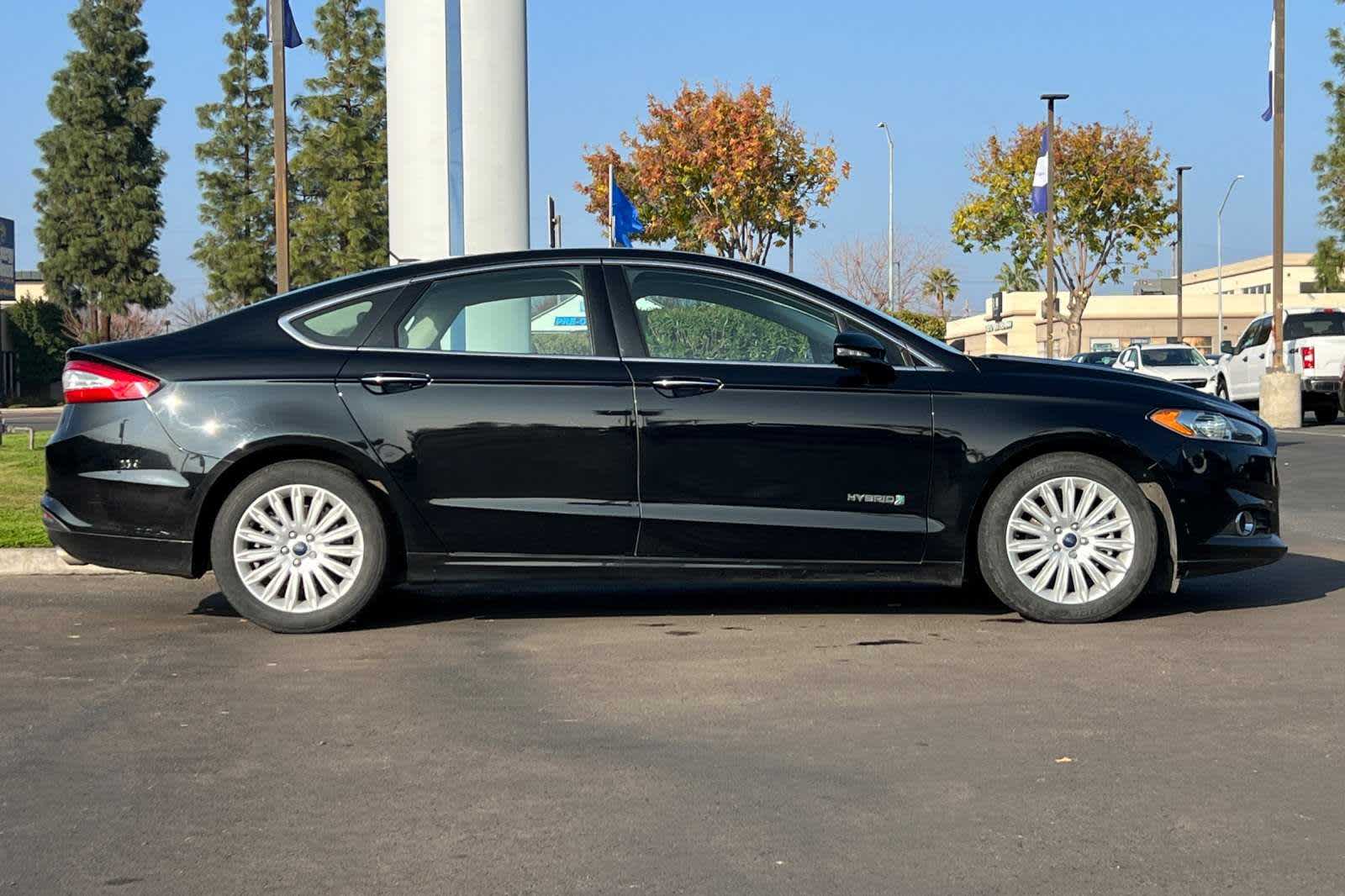 2016 Ford Fusion SE Hybrid 8