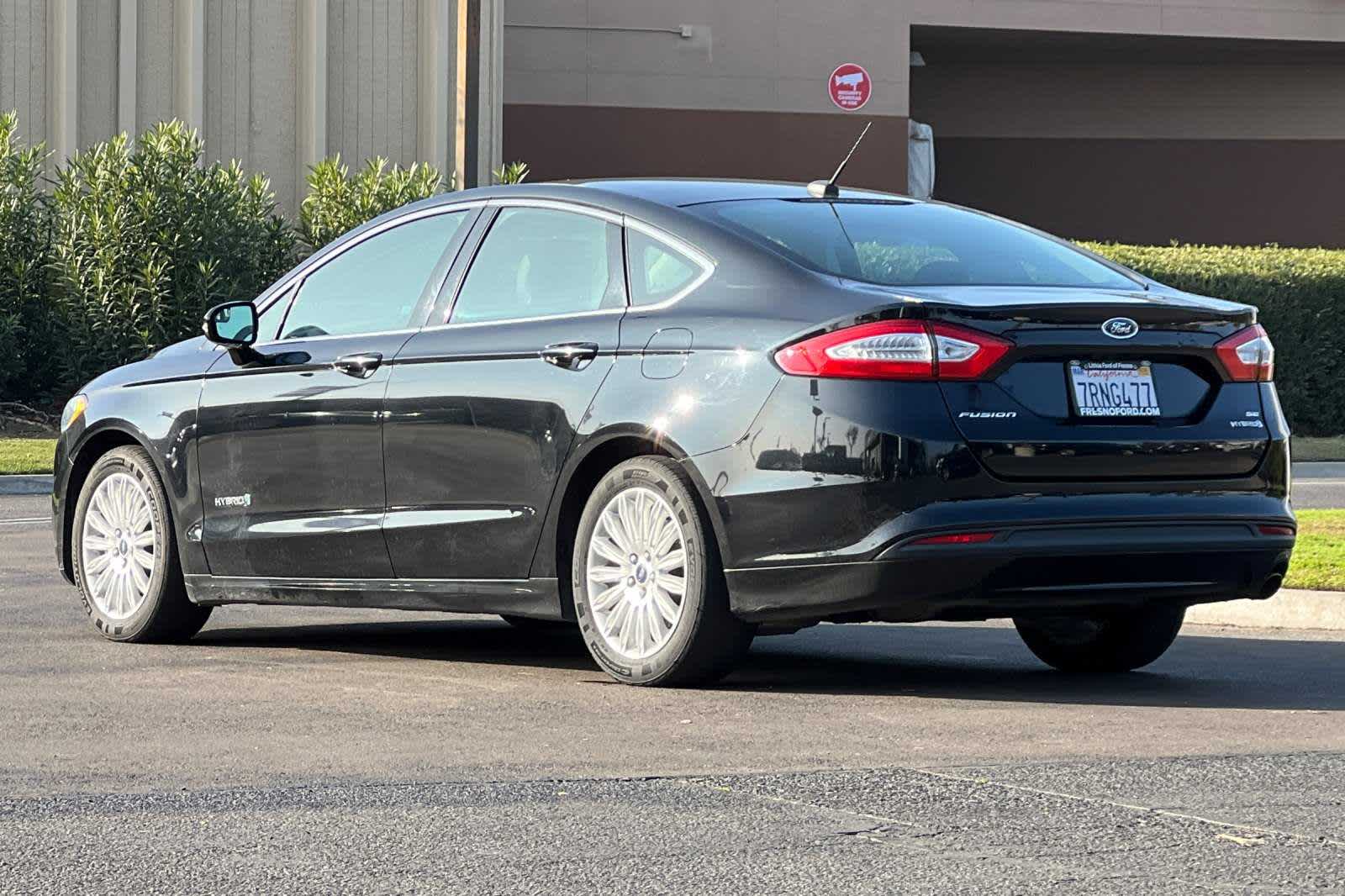 2016 Ford Fusion SE Hybrid 6