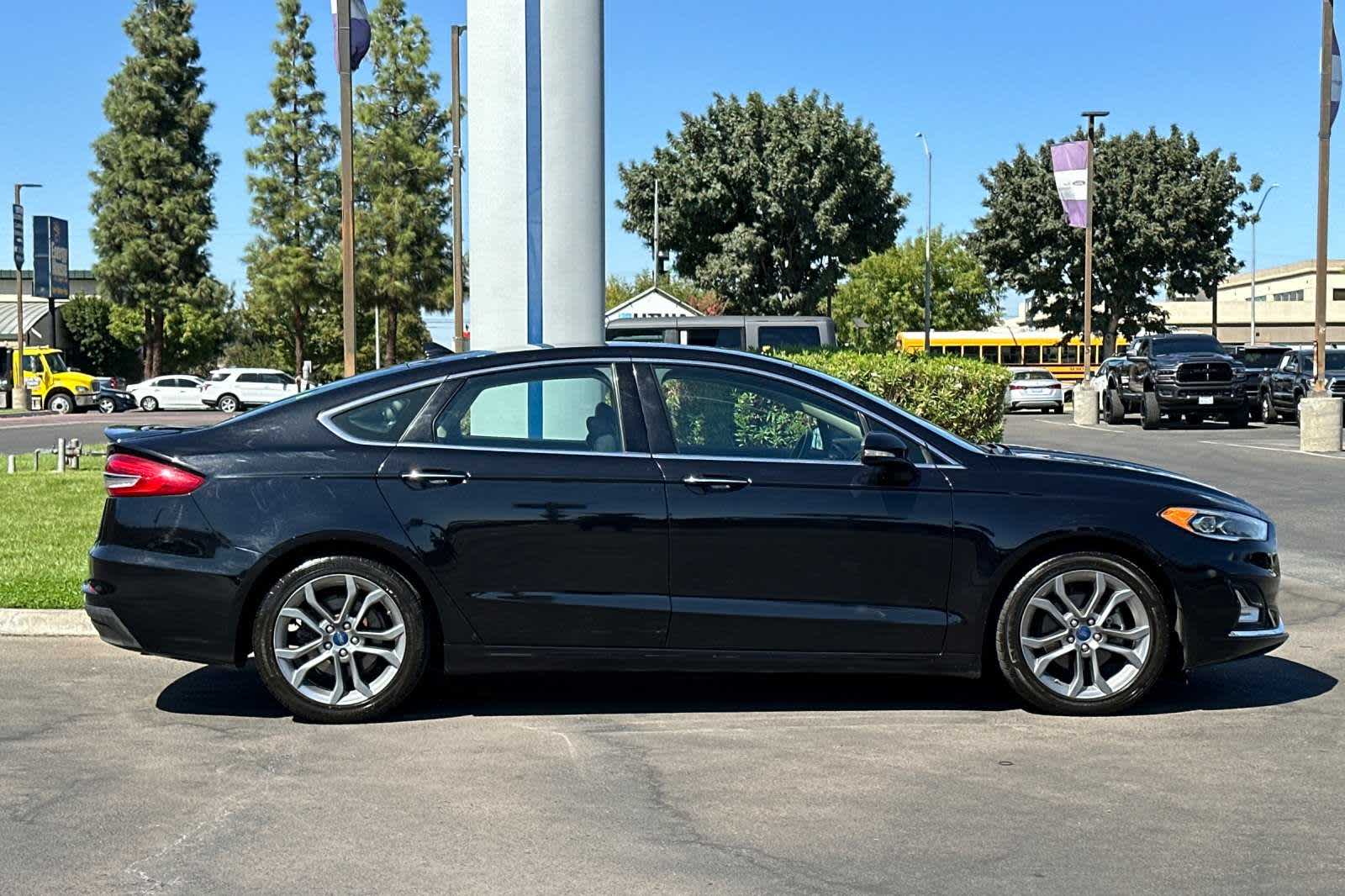 2020 Ford Fusion Hybrid Titanium 8