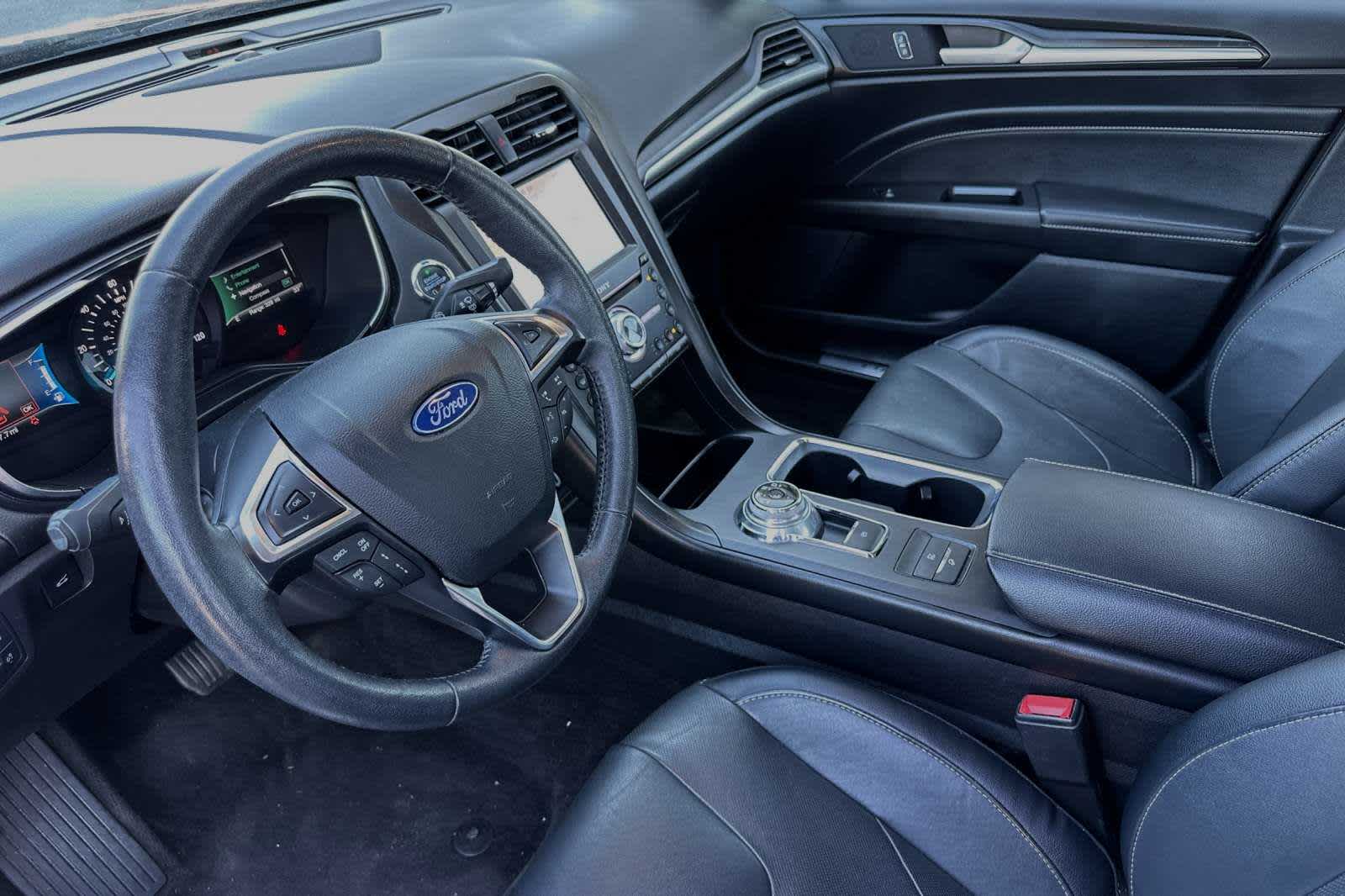 2020 Ford Fusion Hybrid Titanium 11