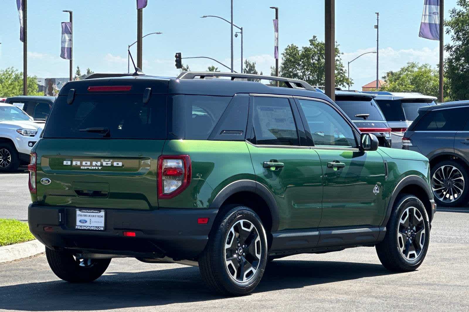 2024 Ford Bronco Sport Outer Banks 2