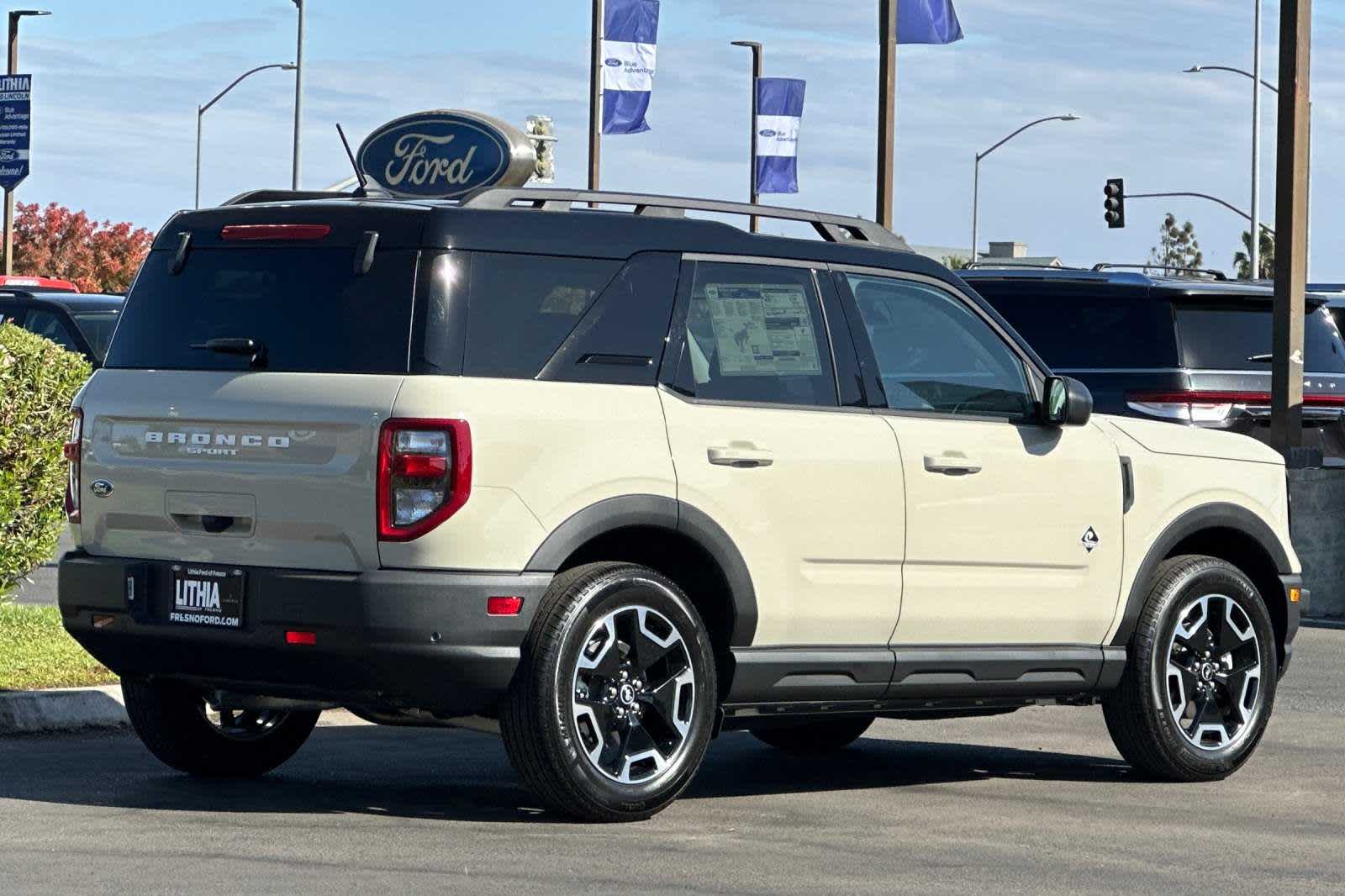 2024 Ford Bronco Sport Outer Banks 2