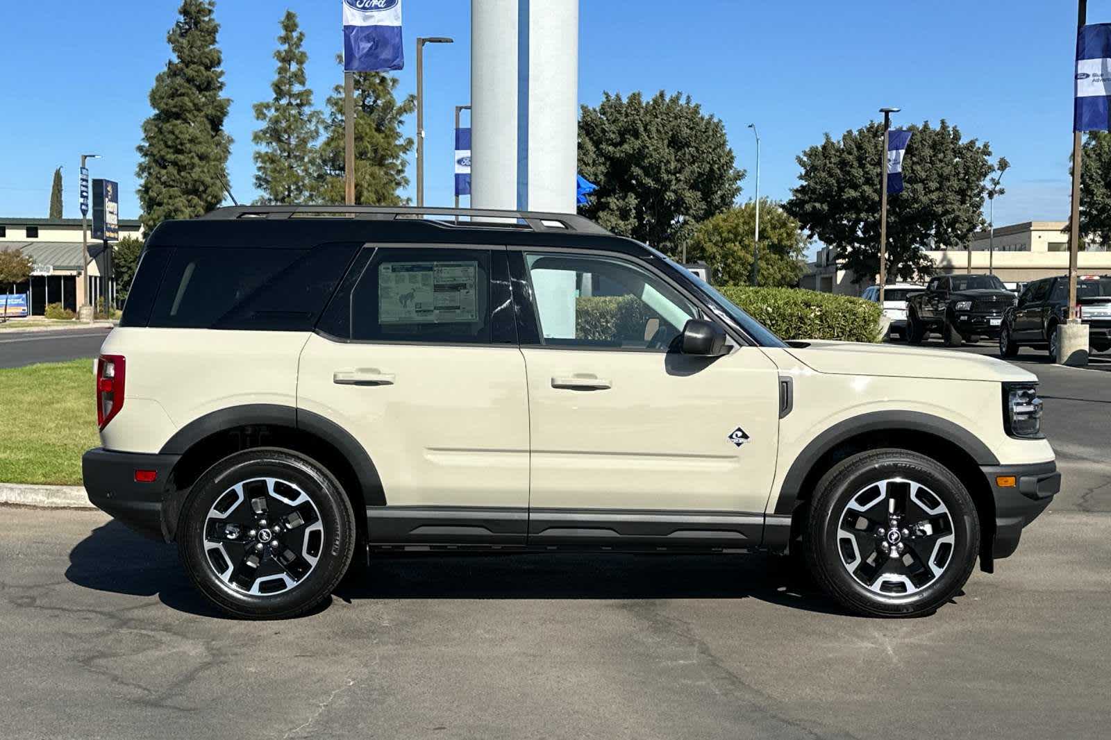 2024 Ford Bronco Sport Outer Banks 8