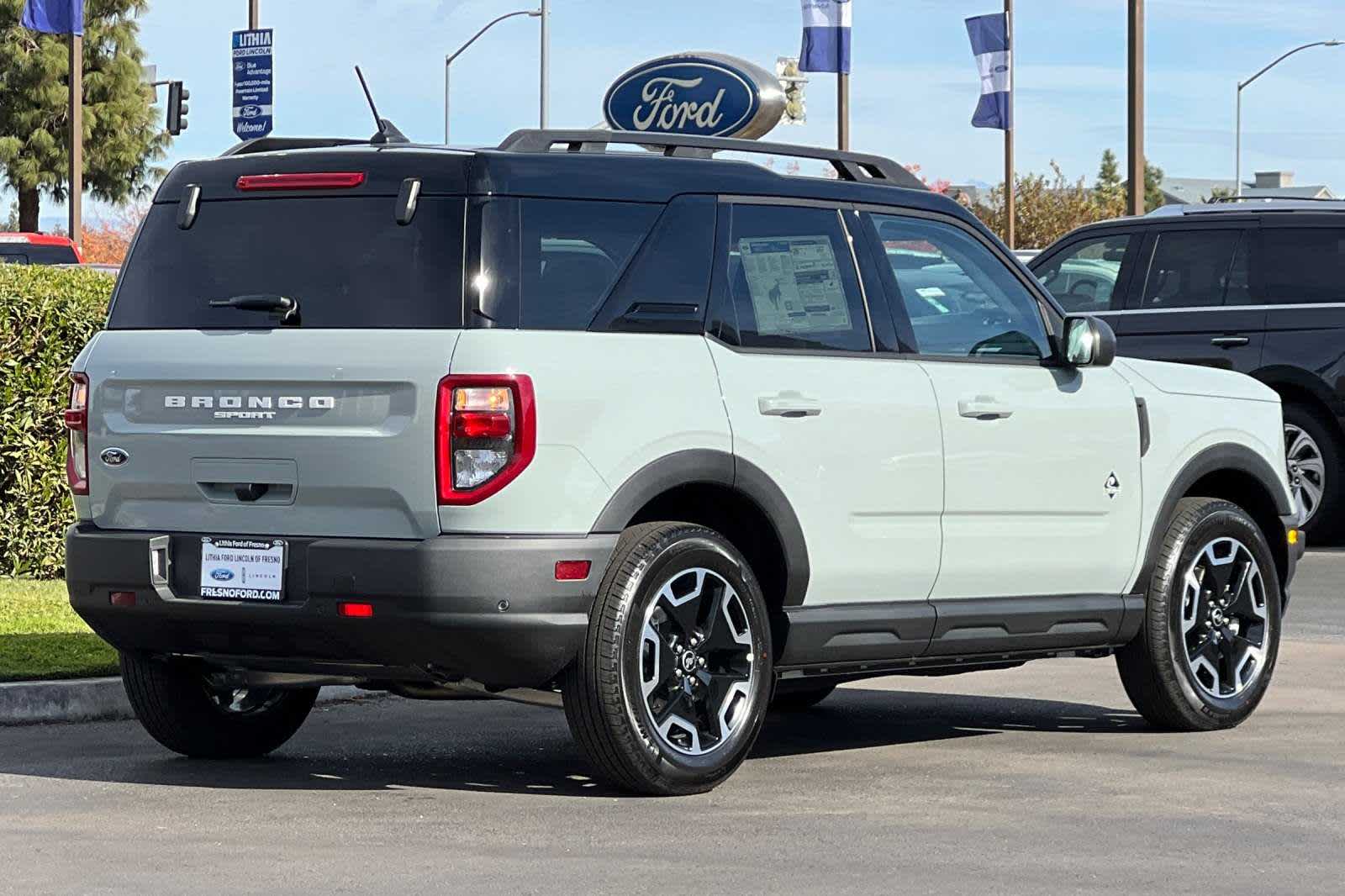 2024 Ford Bronco Sport Outer Banks 2