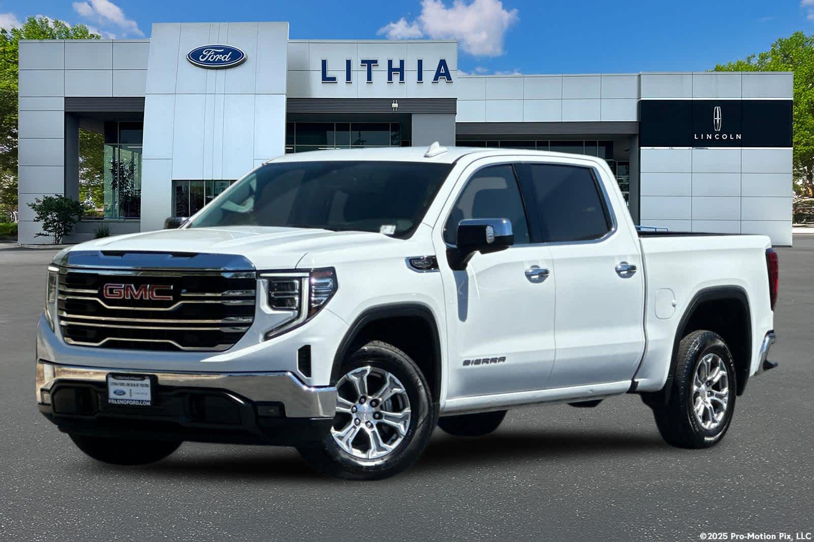 Summit White 2024 GMC Sierra 1500 SLT Crew Cab RWD Pickup Truck 4X2 Automatic