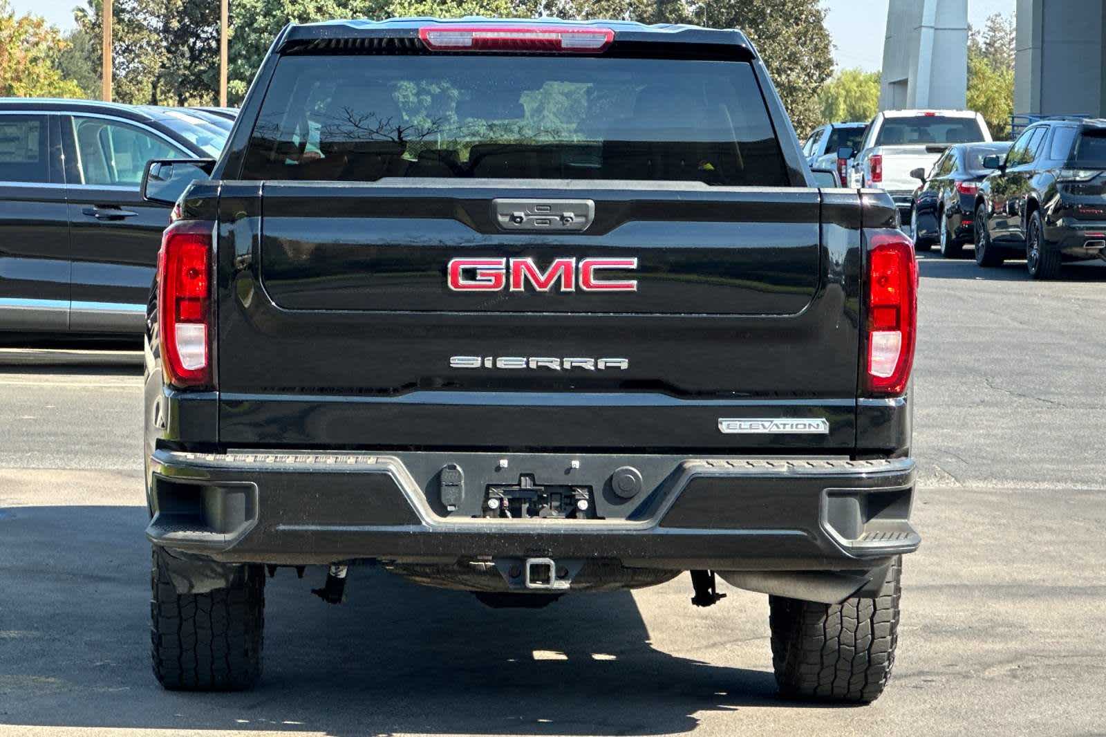 2022 GMC Sierra 1500 Elevation 4WD Crew Cab 147 8