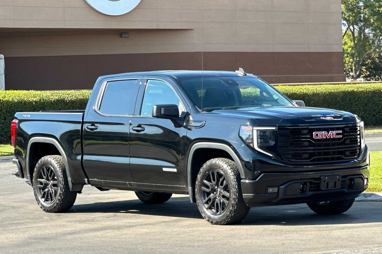 2022 GMC Sierra 1500 Elevation 4WD Crew Cab 147 10