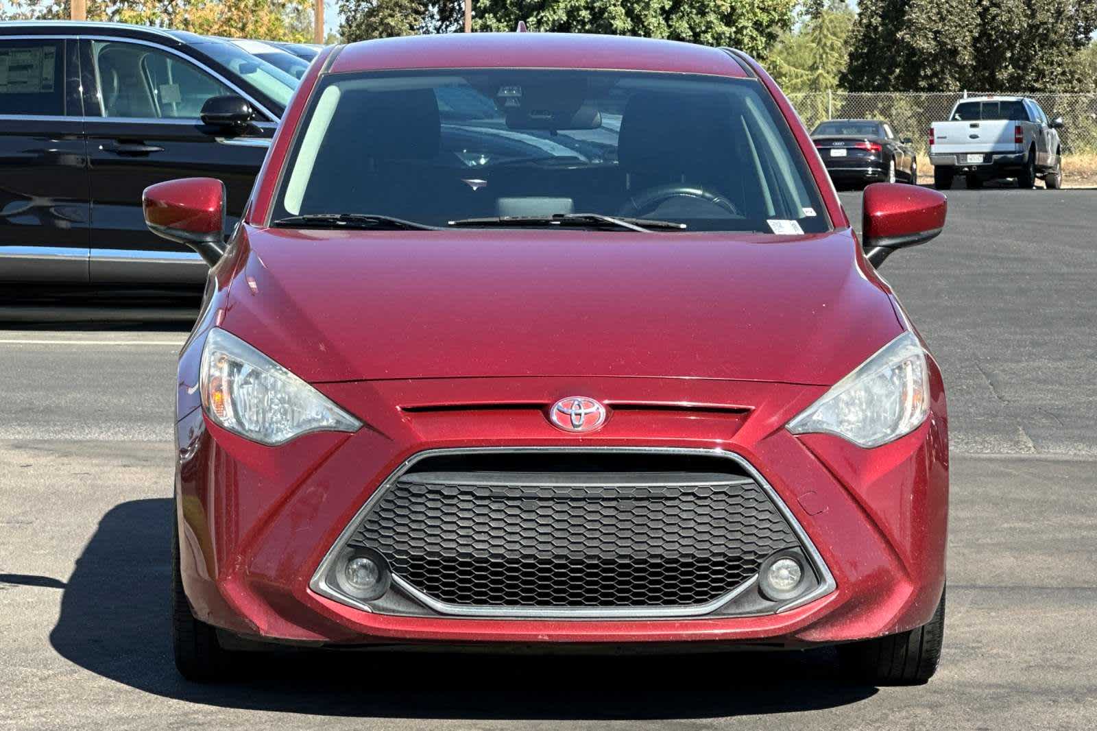 2020 Toyota Yaris Hatchback LE 10