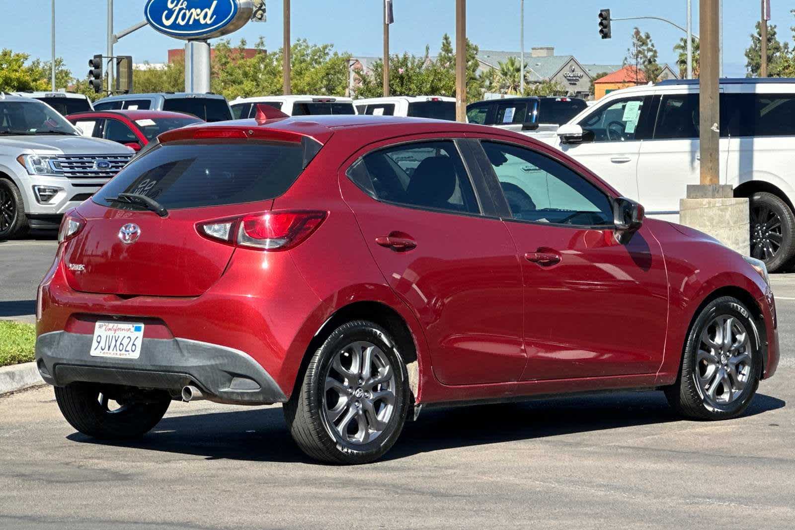 2020 Toyota Yaris Hatchback LE 2