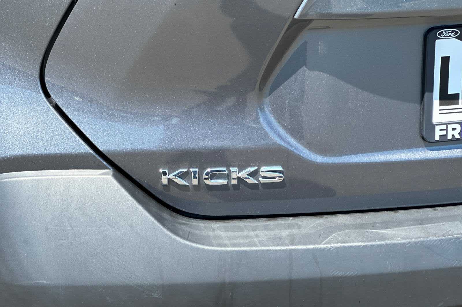 2019 Nissan Kicks S 26
