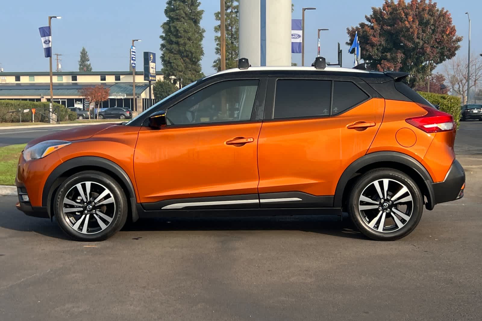 2020 Nissan Kicks SR 5