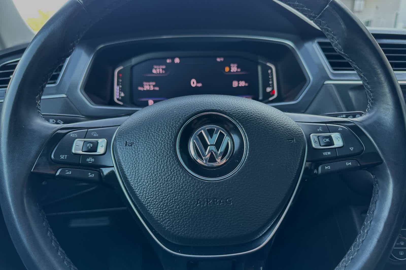 2019 Volkswagen Tiguan SEL 23