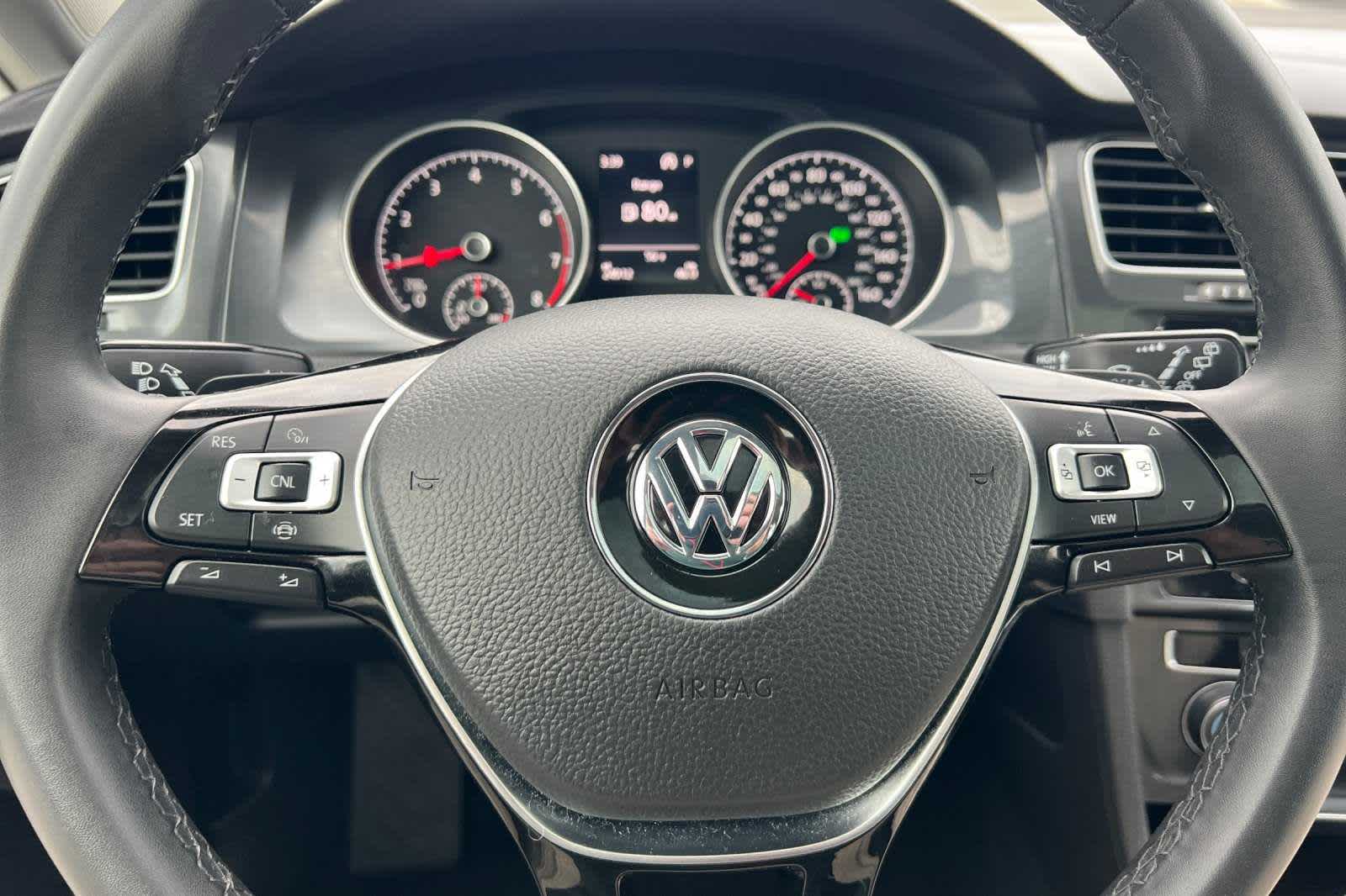 2021 Volkswagen Golf TSI 22