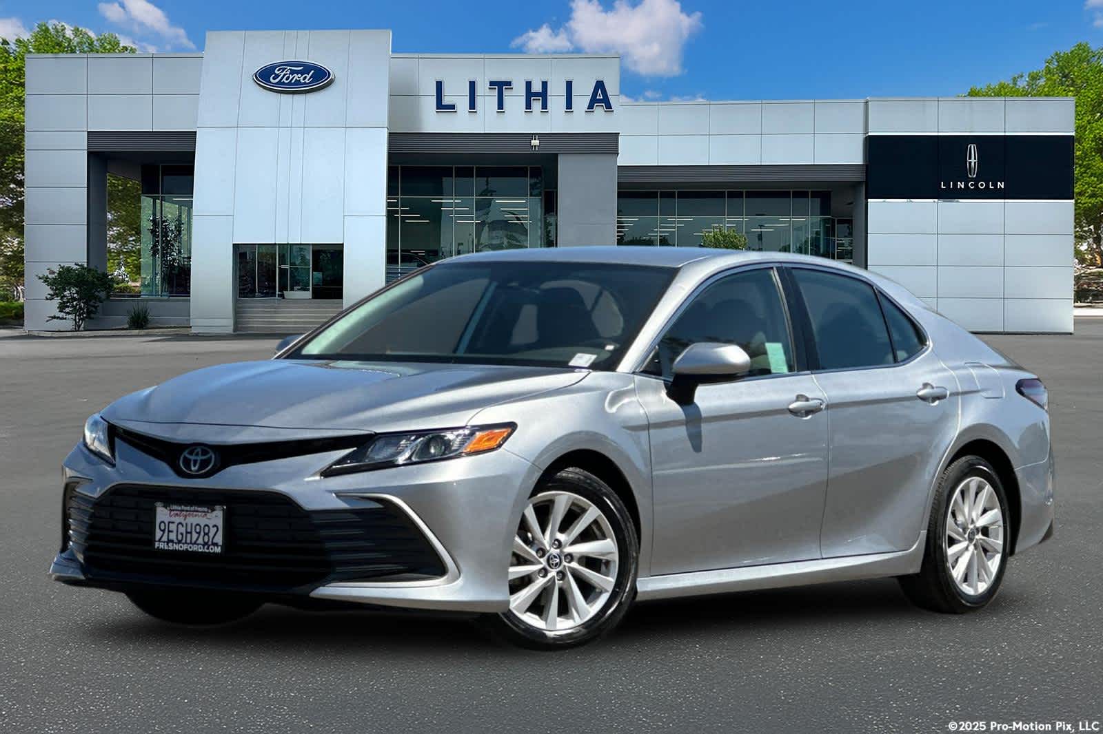 Celestial Silver Metallic 2023 Toyota Camry Sedan Front-Wheel Drive 8-Speed Automatic