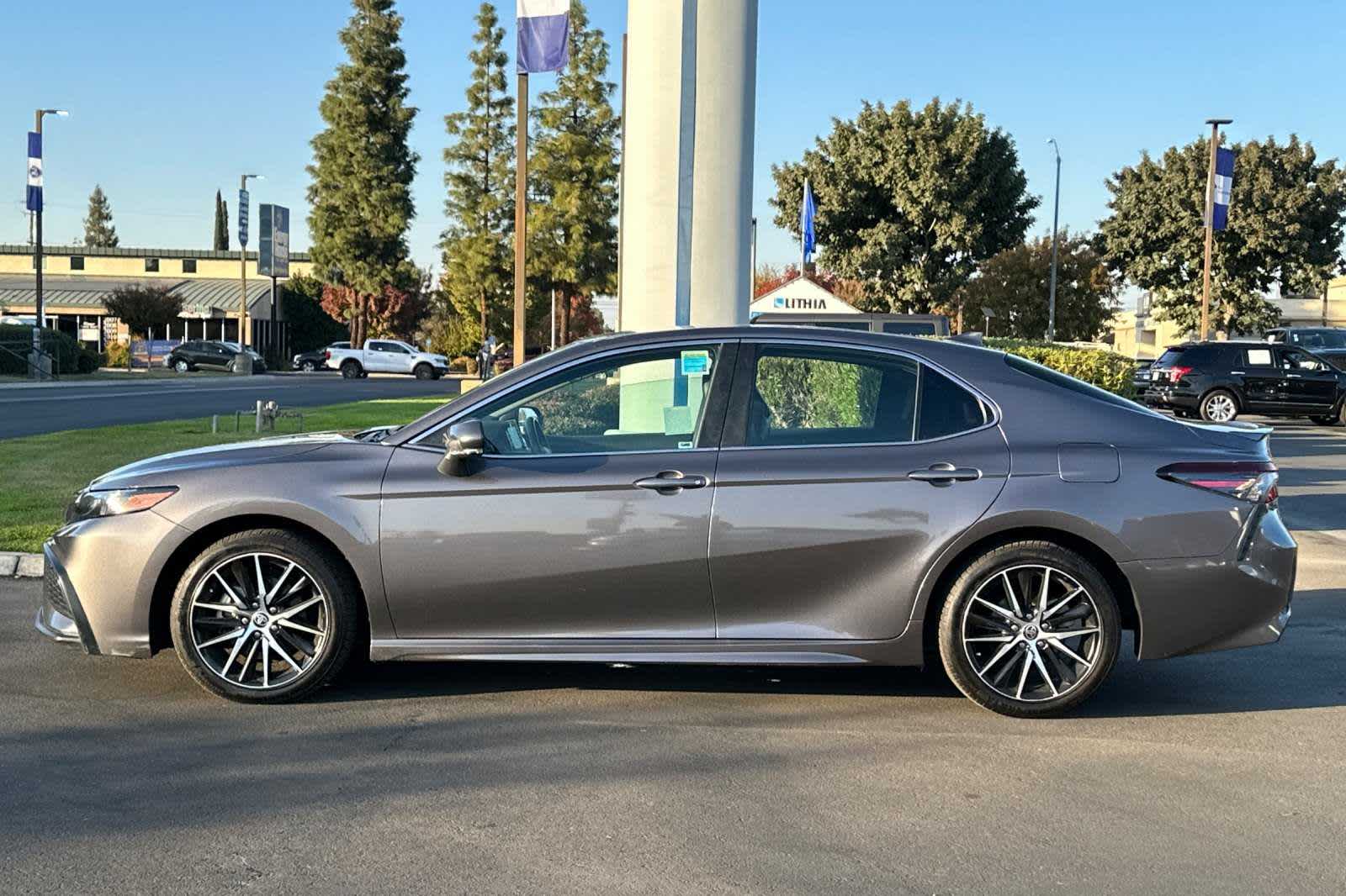 2022 Toyota Camry SE 5