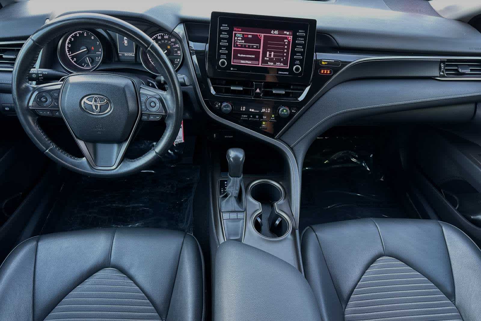 2022 Toyota Camry SE 3