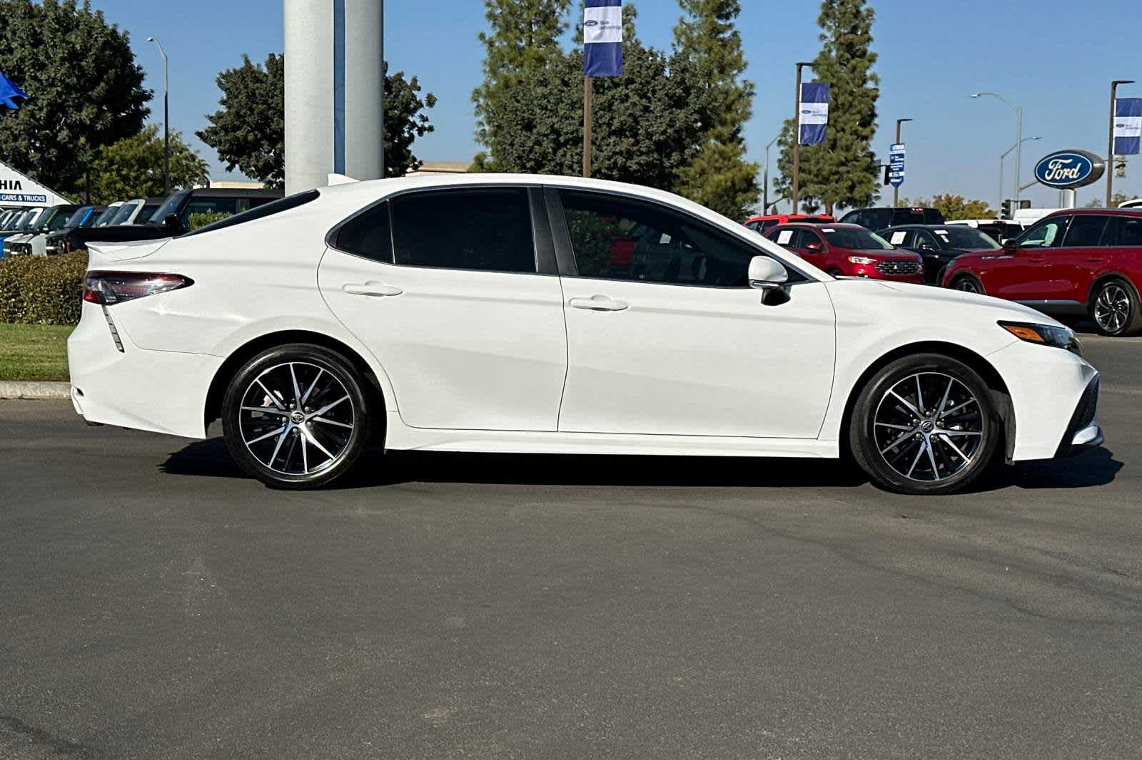 2023 Toyota Camry SE 8