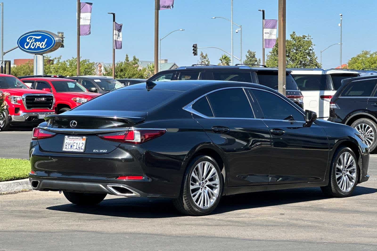 2021 Lexus ES  2