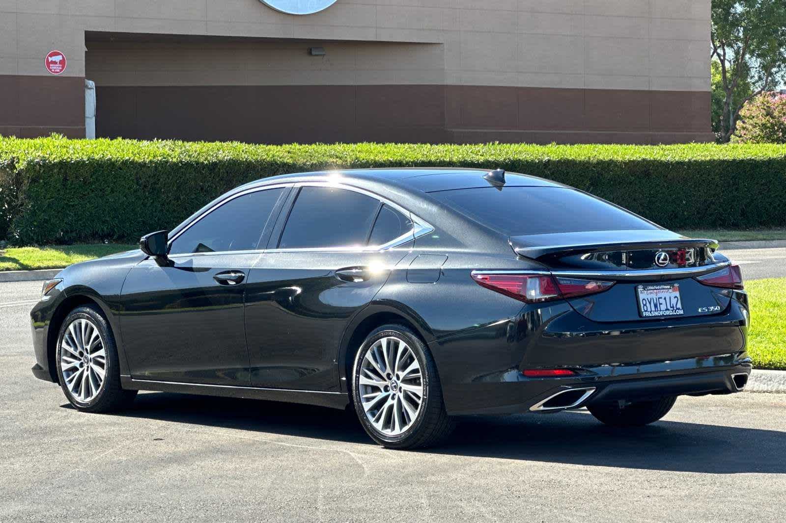 2021 Lexus ES  6