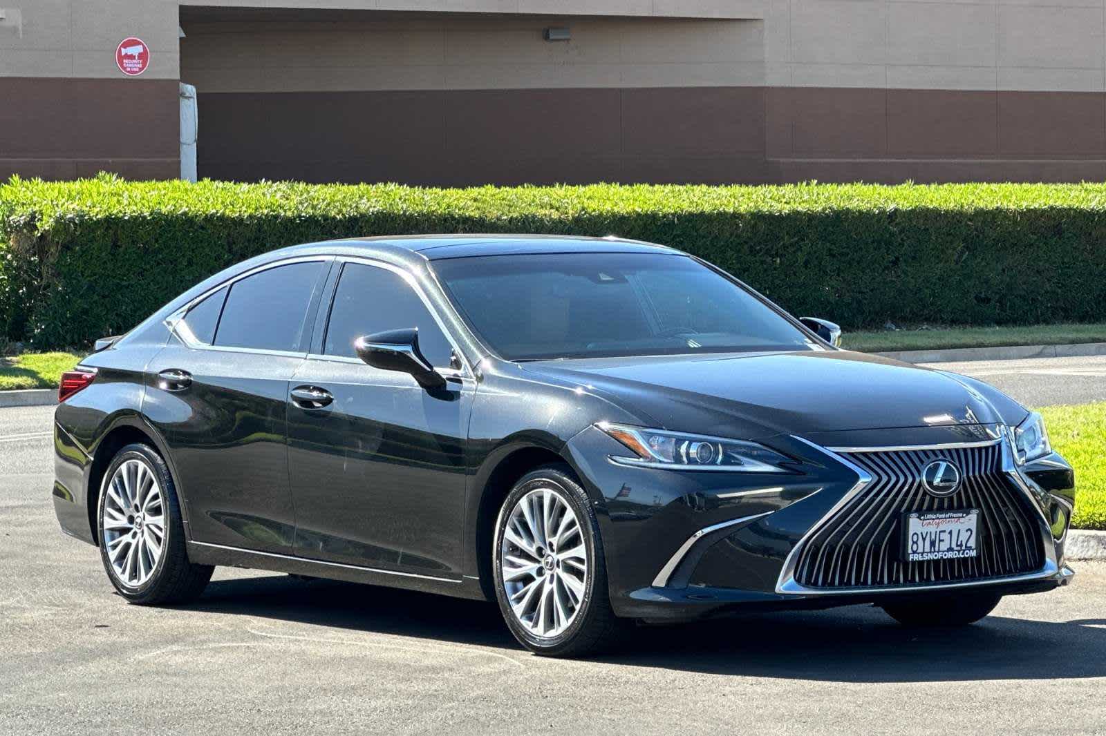 2021 Lexus ES  9