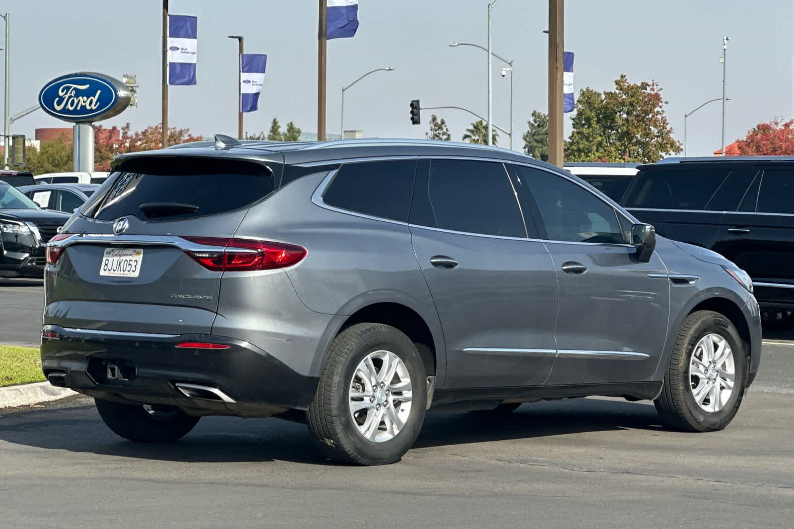 2019 Buick Enclave Essence 2